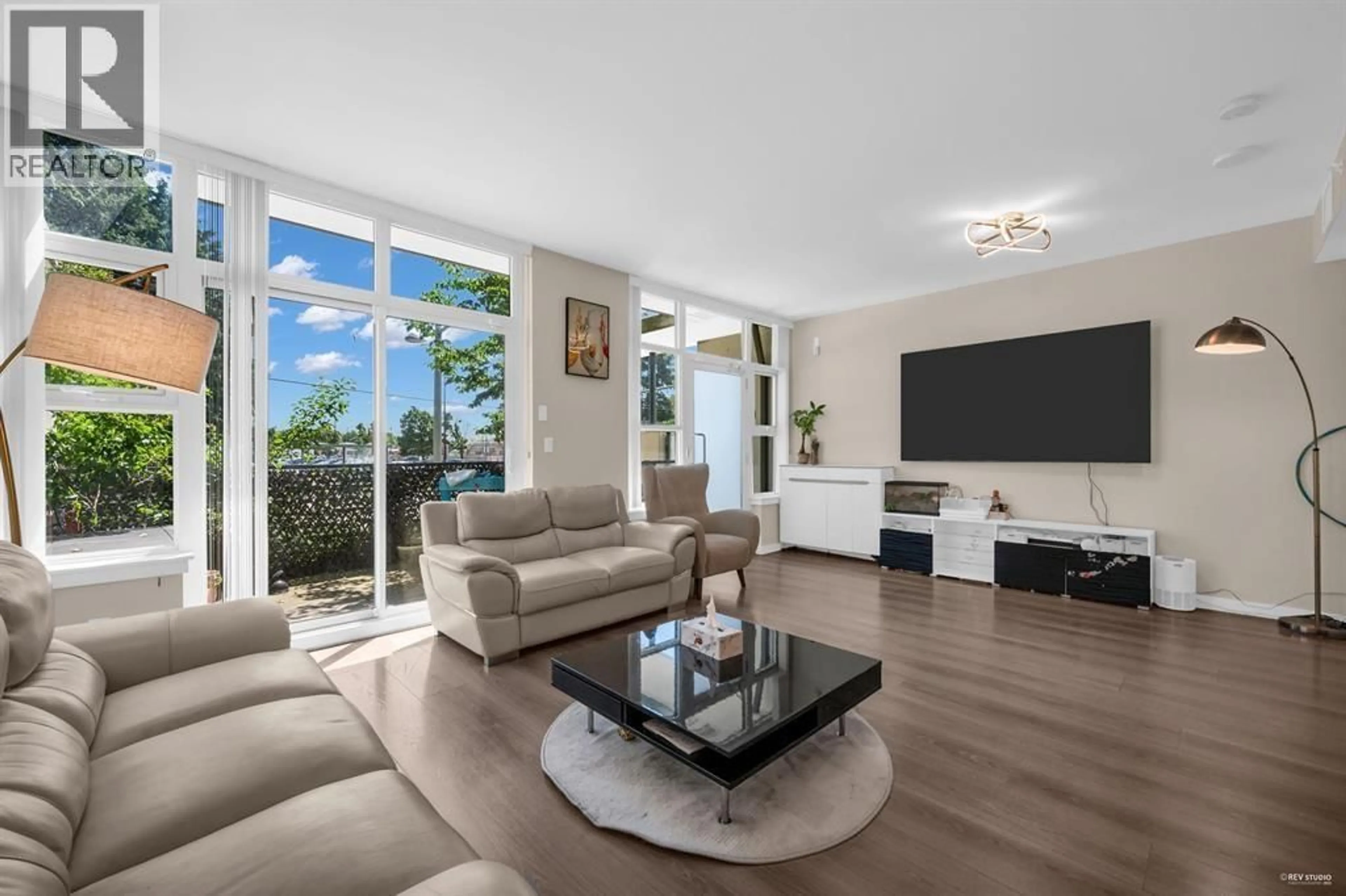 Living room with furniture, unknown for TH16 - 8677 CAPSTAN WAY, Richmond British Columbia V6X0N6