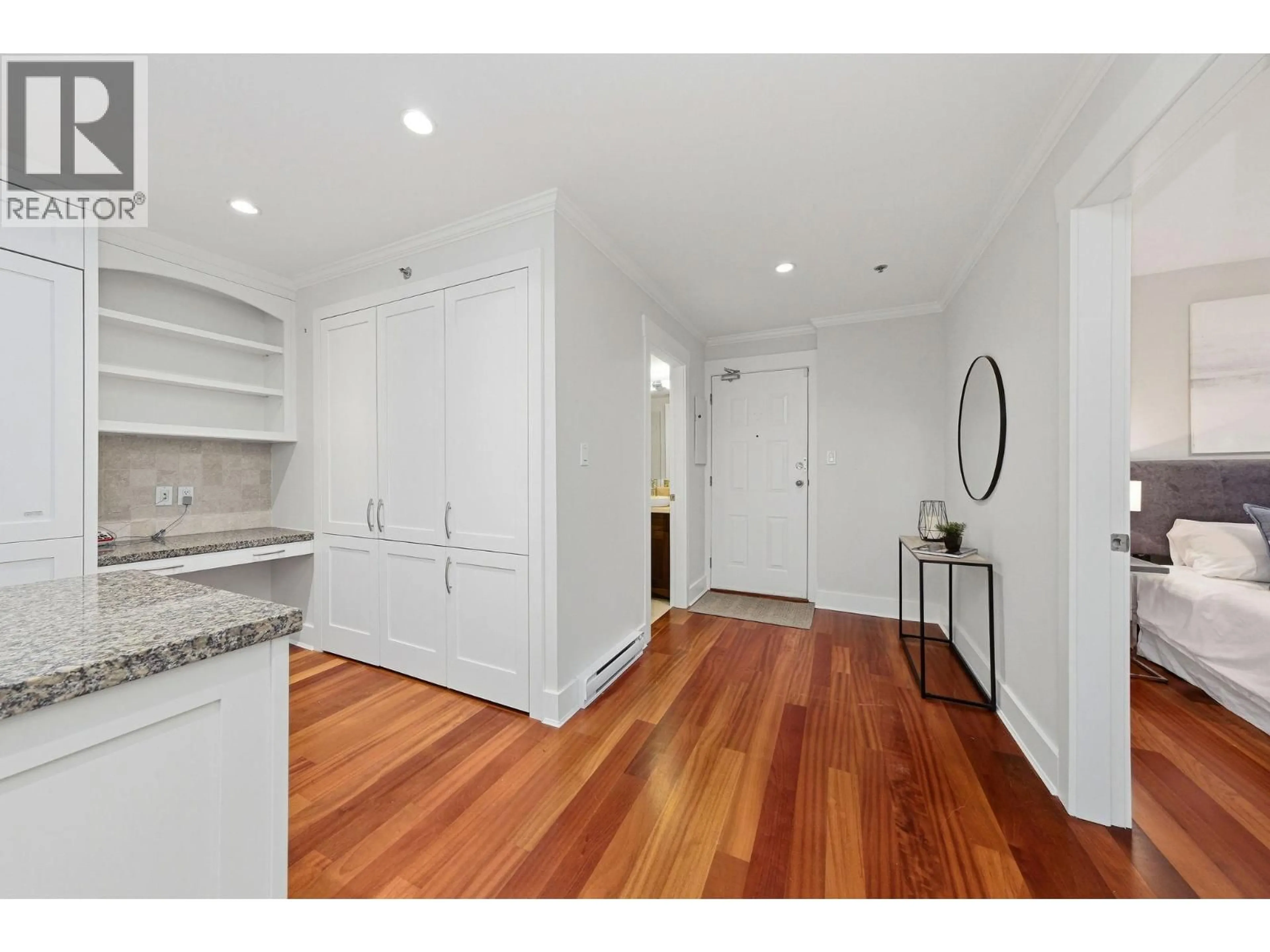 Unknown for 302 - 2455 BELLEVUE AVENUE, West Vancouver British Columbia V7V1E1