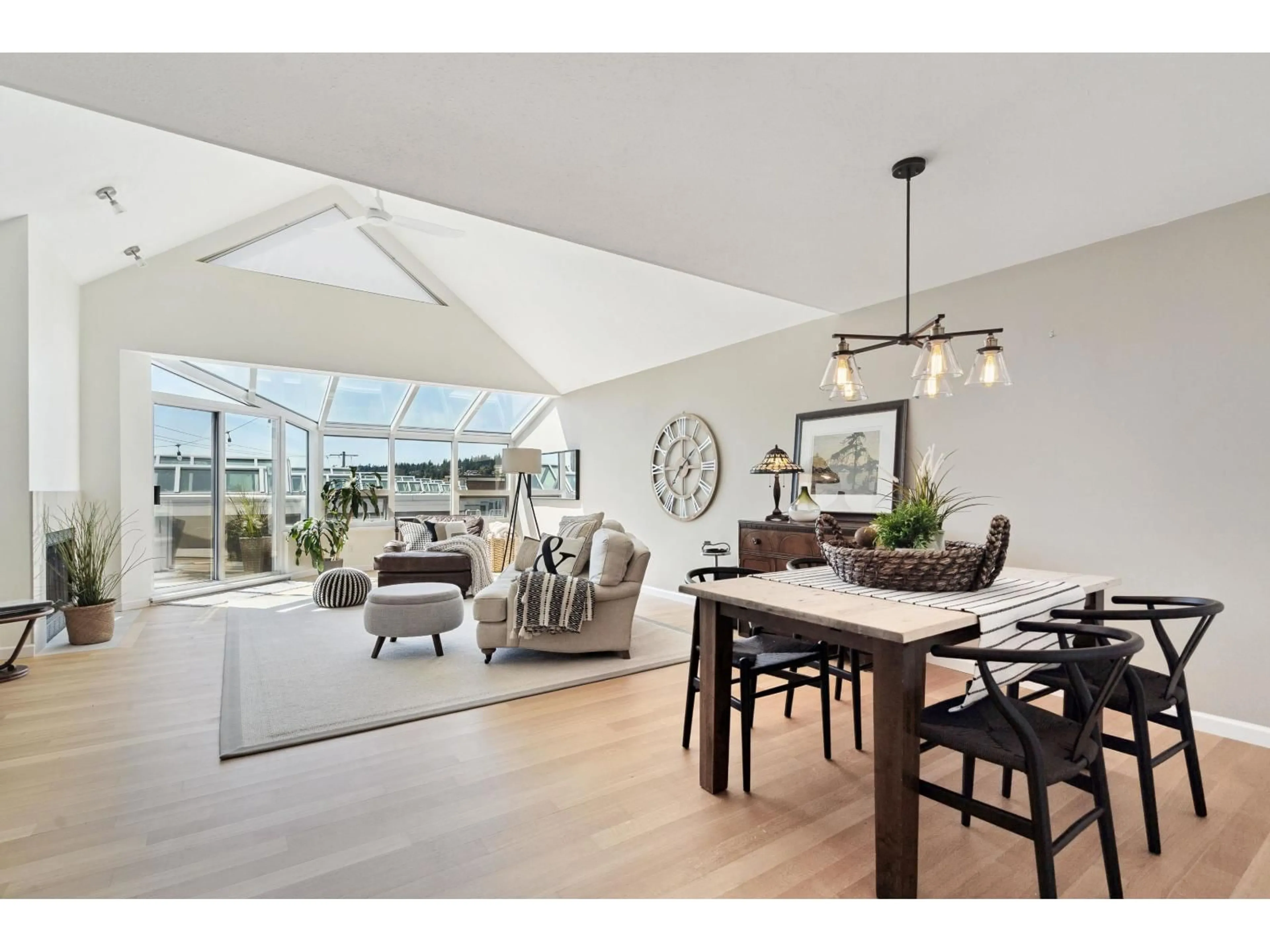 Unknown for 1107 ELM STREET, White Rock British Columbia V4B1C1