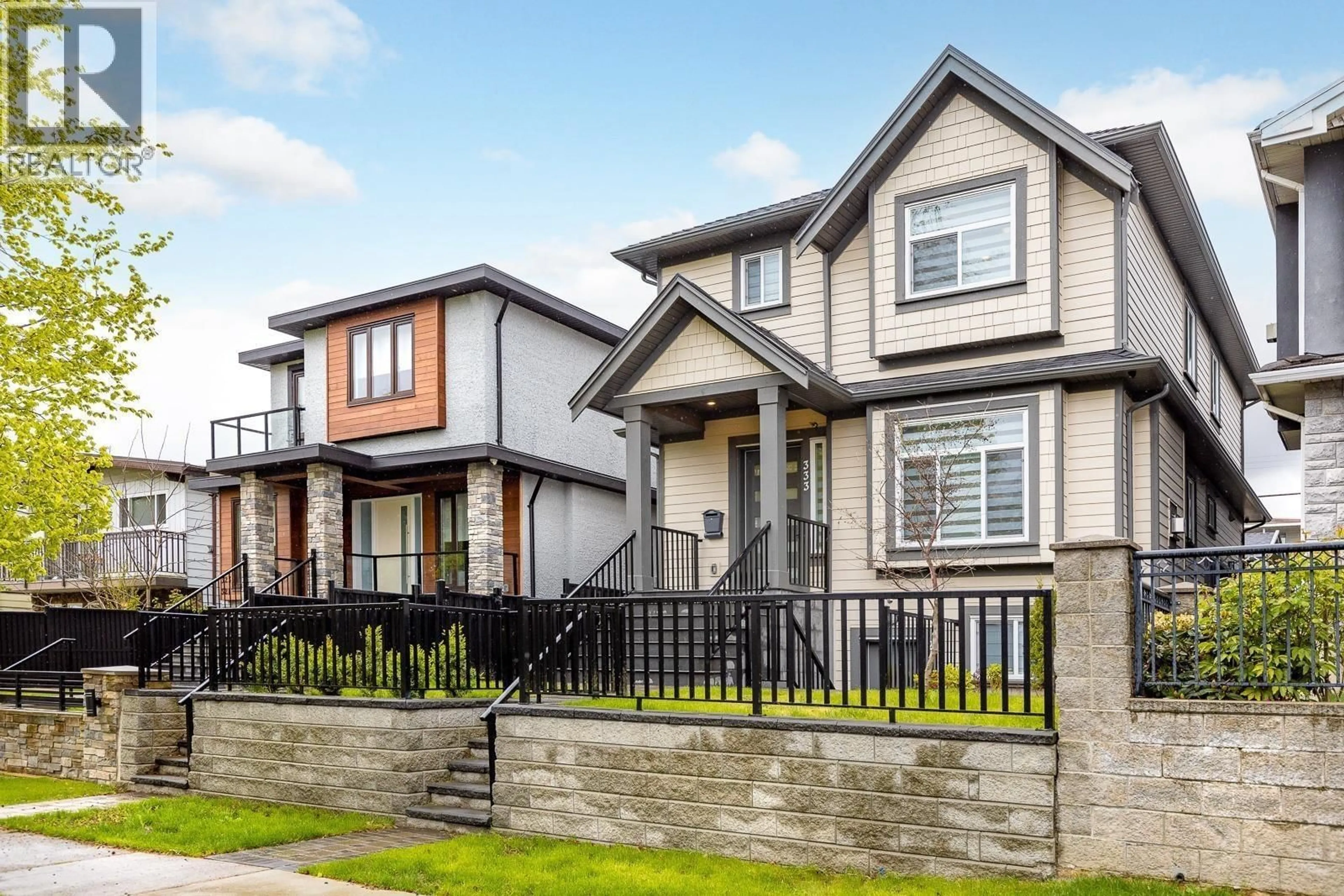 Home with vinyl exterior material, street for 1 - 333 64TH AVENUE, Vancouver British Columbia V5X2M8