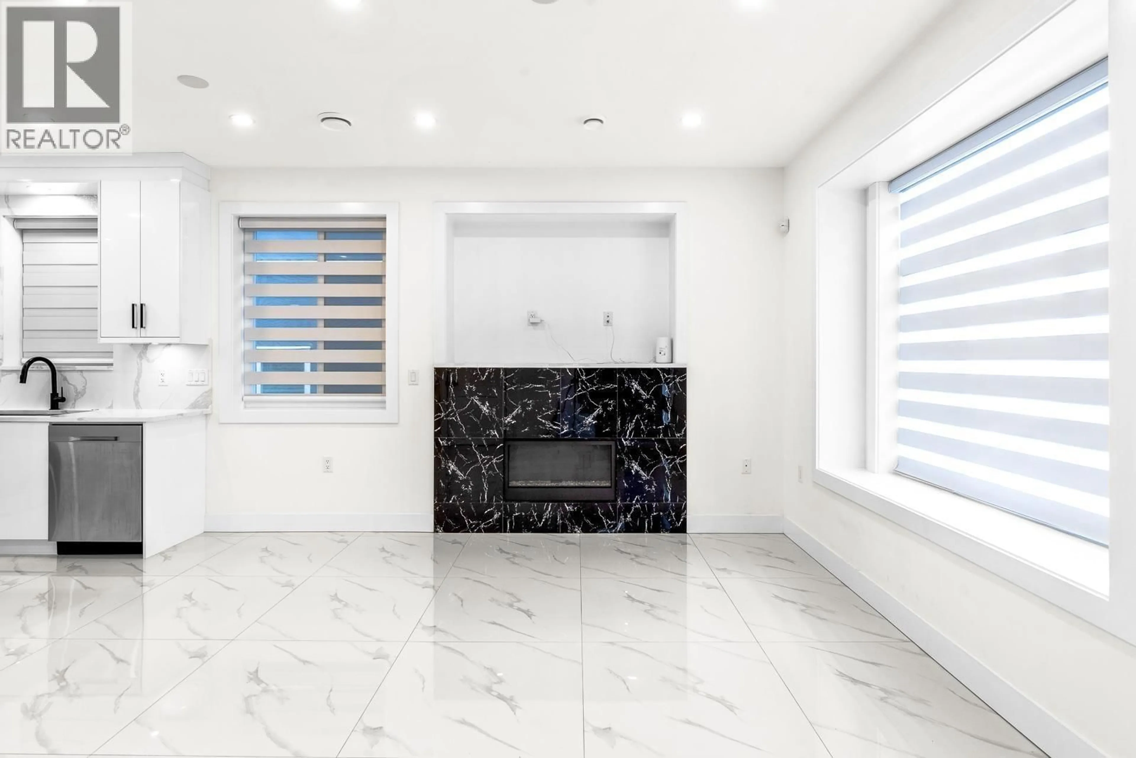 Unknown for 1 - 333 64TH AVENUE, Vancouver British Columbia V5X2M8