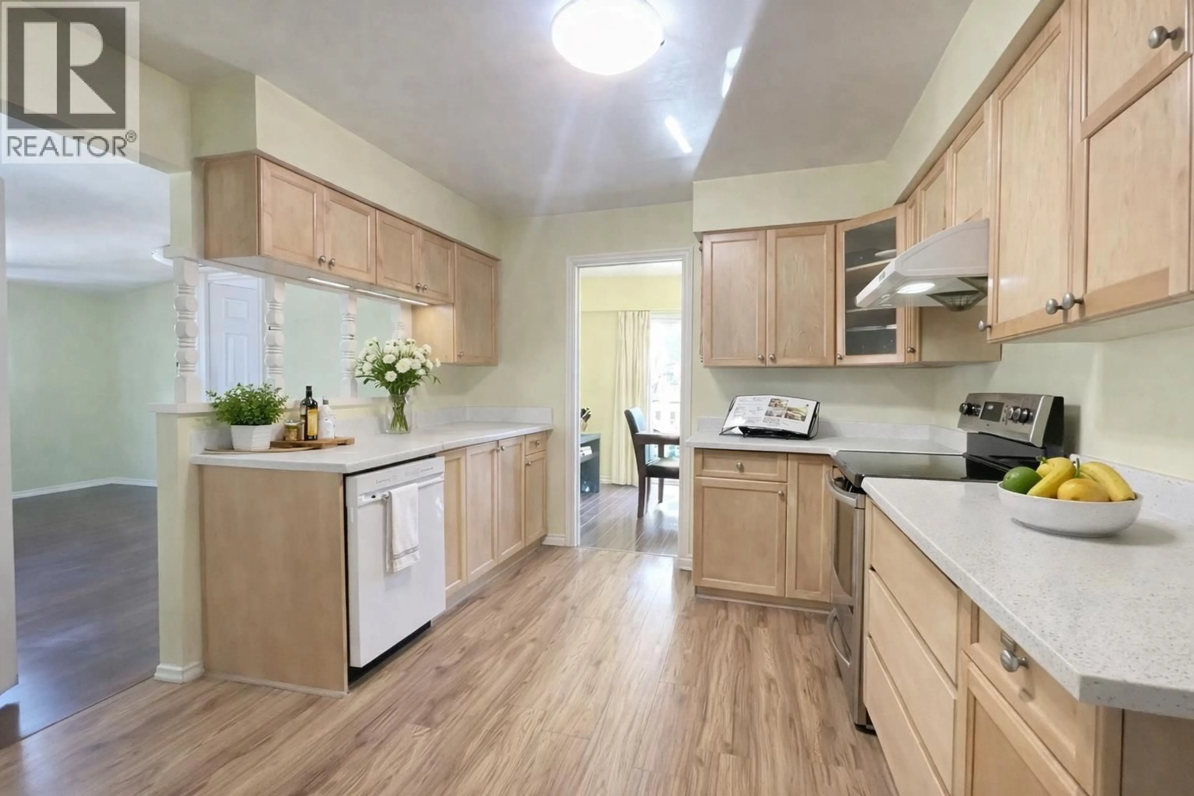 Standard kitchen, wood/laminate floor for 4831 FOXGLOVE CRESCENT, Richmond British Columbia V7C2K4
