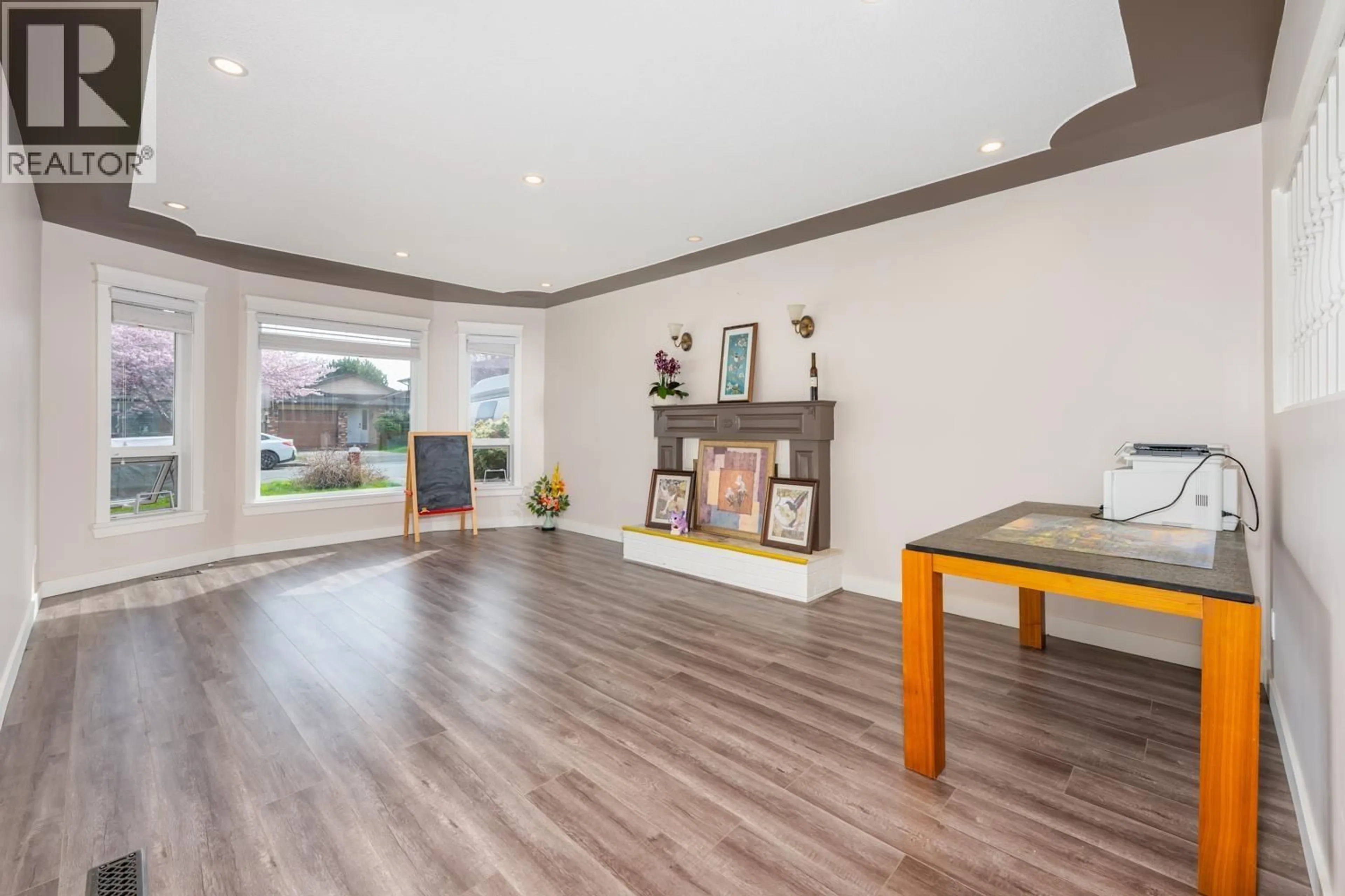 Unknown for 10481 HOLLYBANK DRIVE, Richmond British Columbia V7E4S4