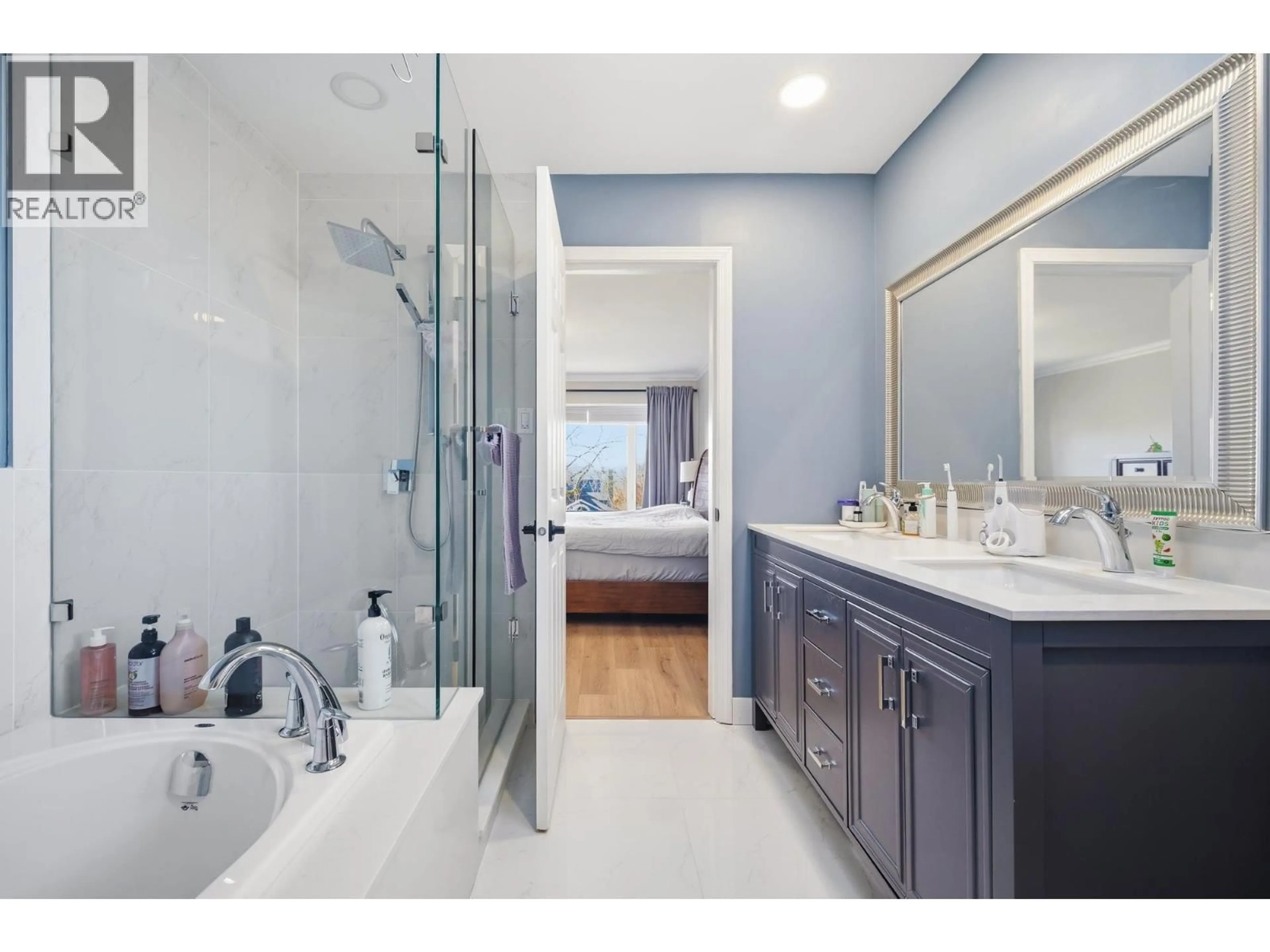Contemporary bathroom, ceramic/tile floor for 12268 IMPERIAL DRIVE, Richmond British Columbia V7E6J6