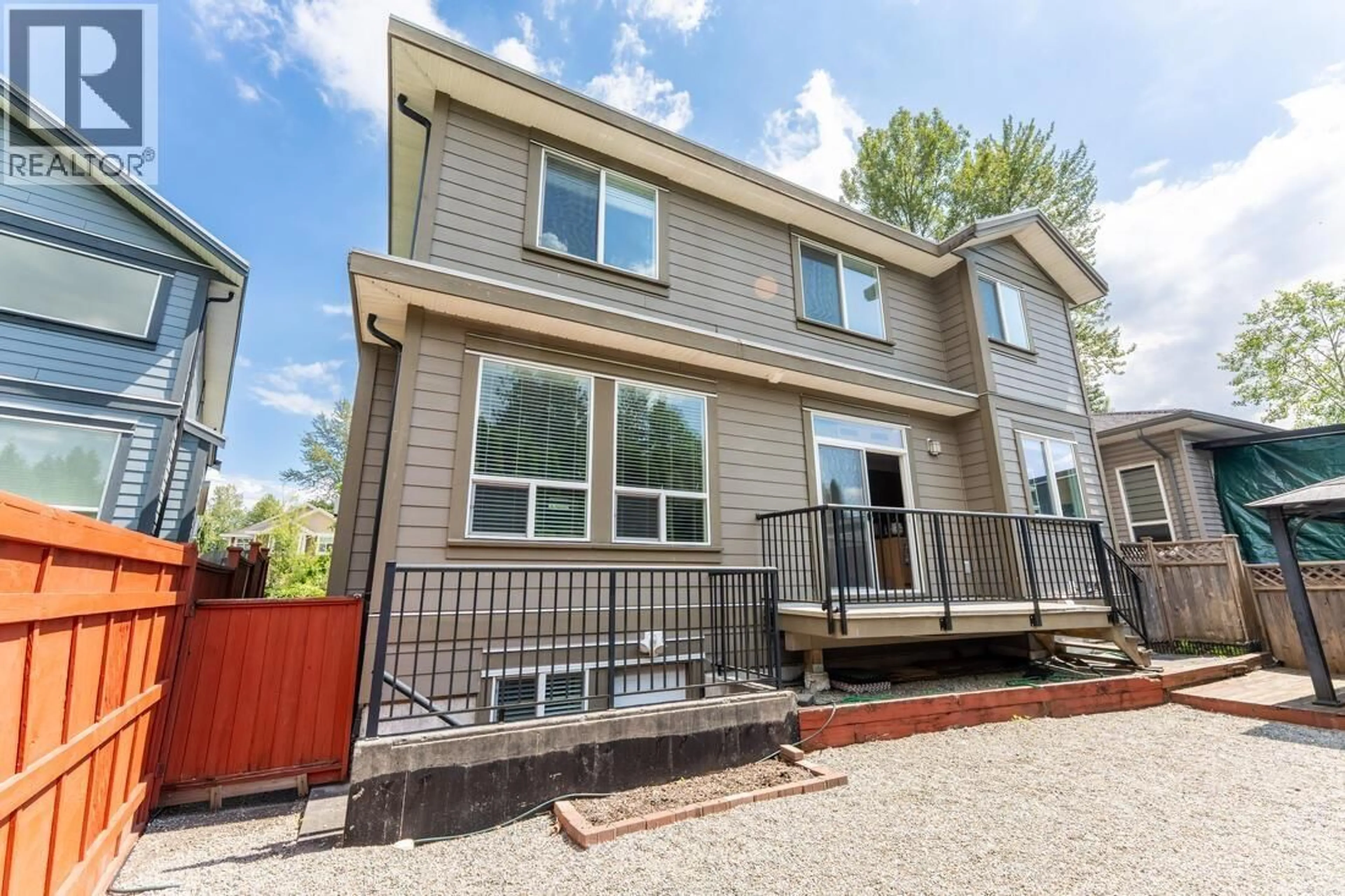 Home with vinyl exterior material, street for 4027 JOSEPH PLACE, Port Coquitlam British Columbia V3B0C2