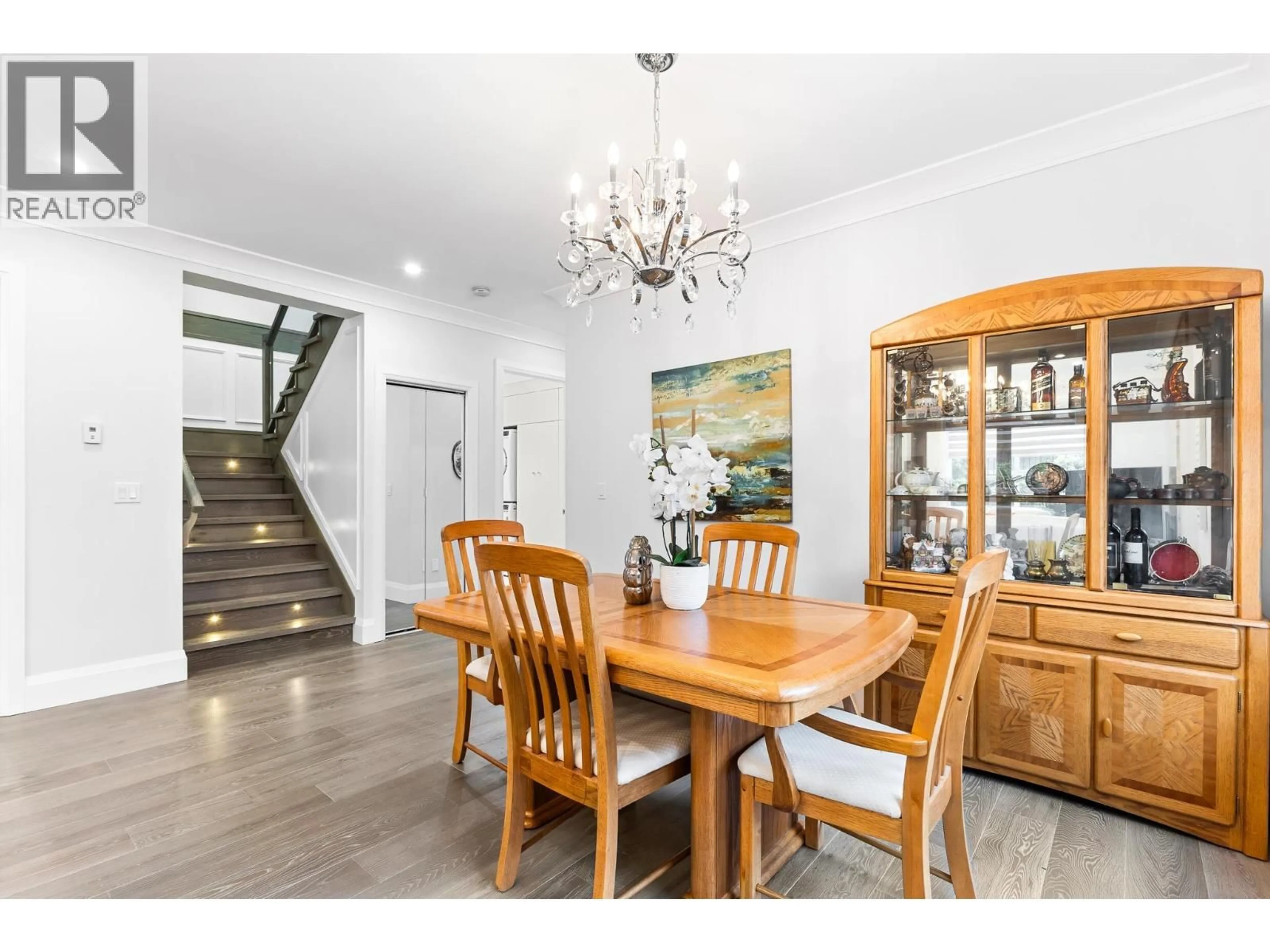Dining room, wood/laminate floor for 5710 GRANT STREET, Burnaby British Columbia V5B2K4