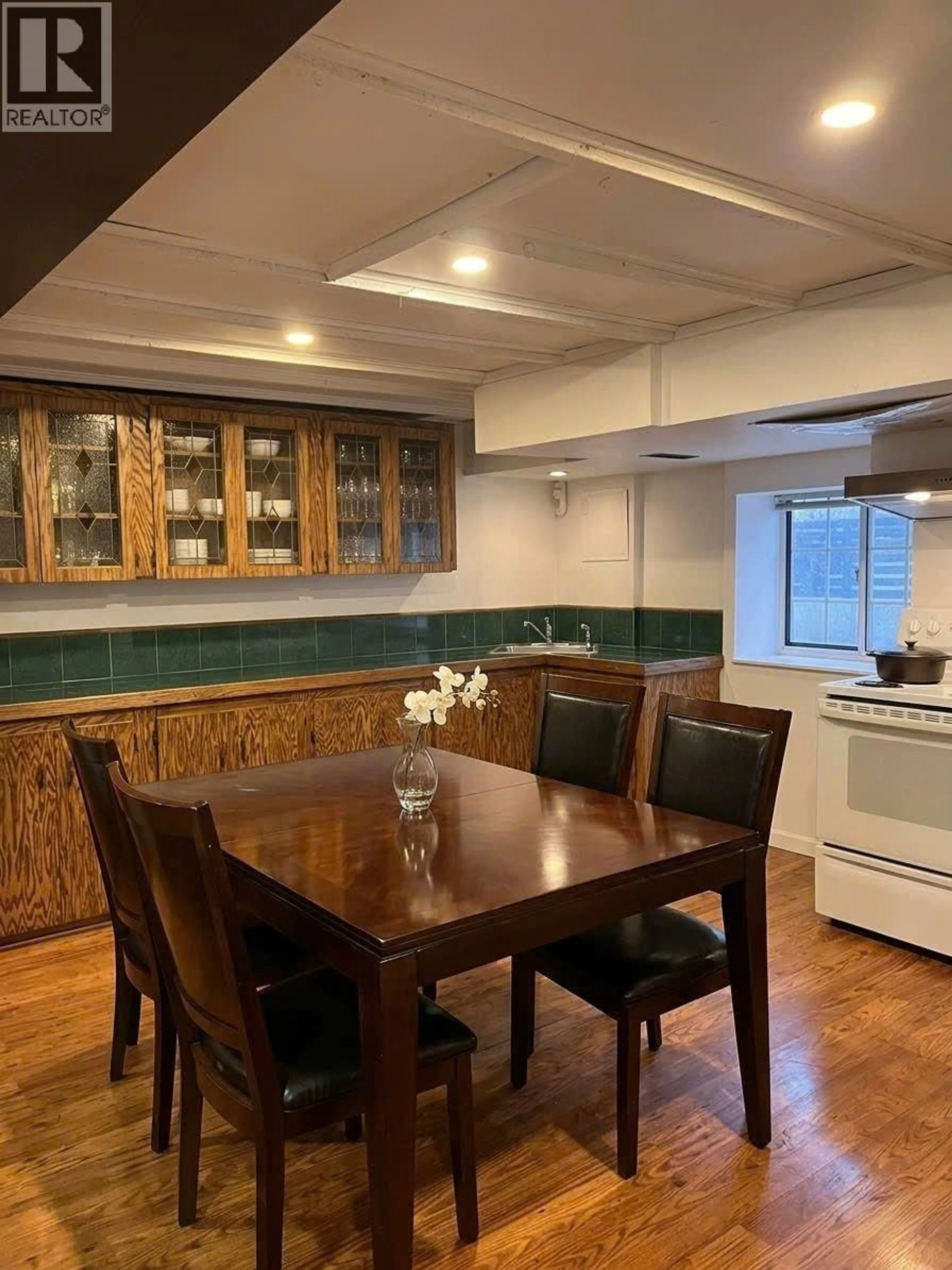 Dining room, unknown for 8134 14TH AVENUE, Burnaby British Columbia V3N2B8