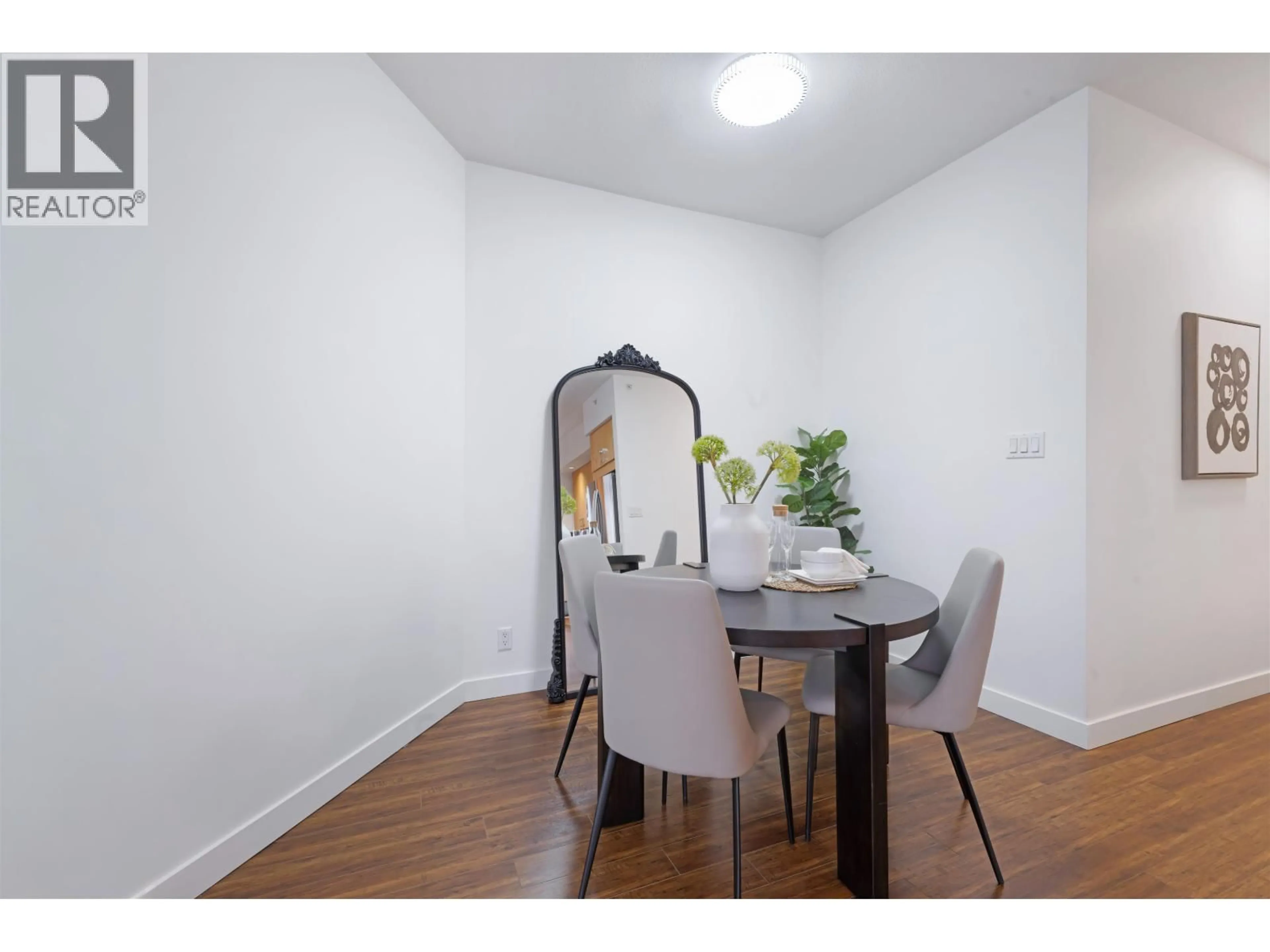 Dining room, wood/laminate floor for 1802 - 1050 SMITHE STREET, Vancouver British Columbia V6G4T4