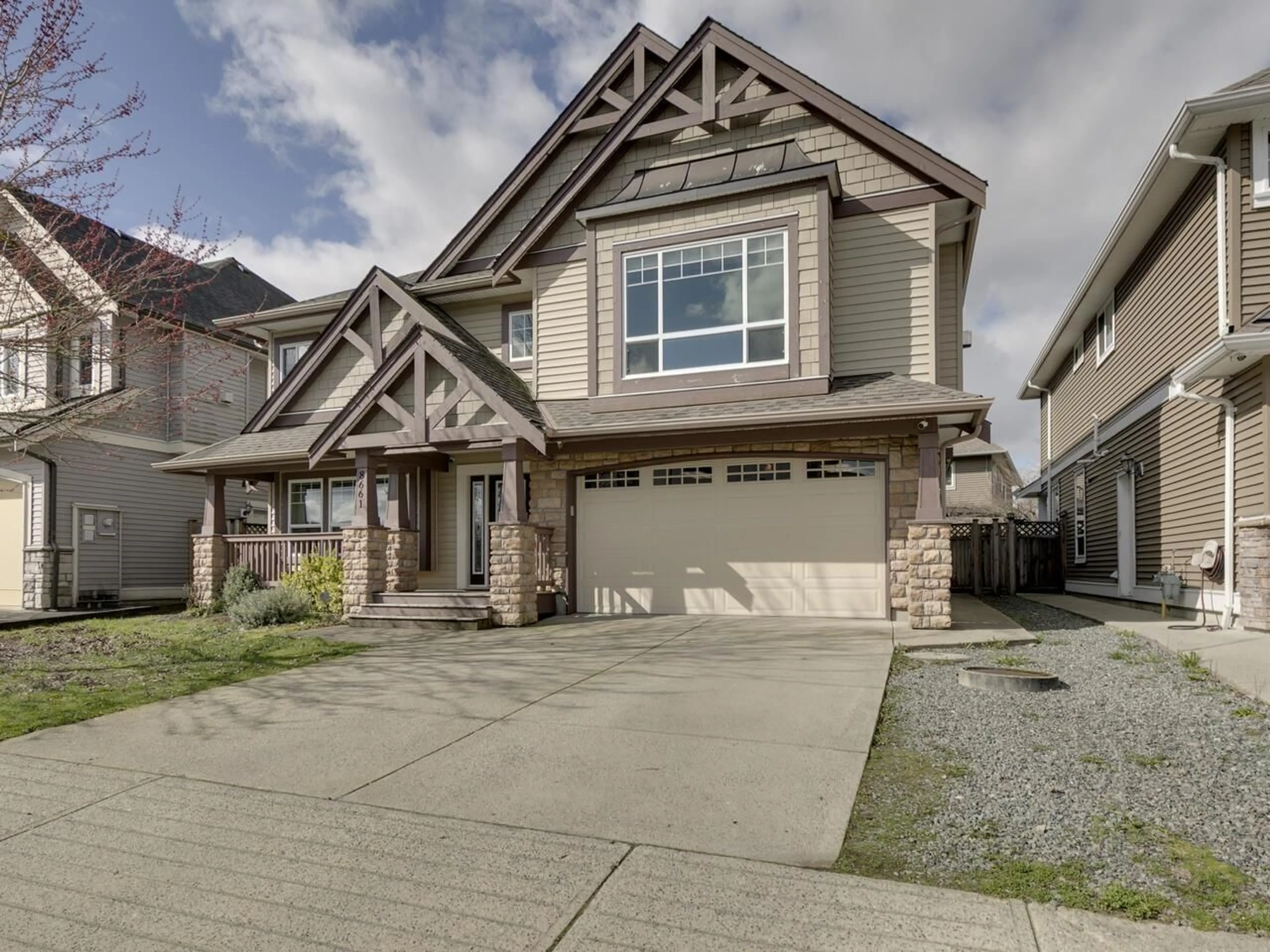 Home with vinyl exterior material, street for 8661 FENNELL STREET, Mission British Columbia V4S0B7