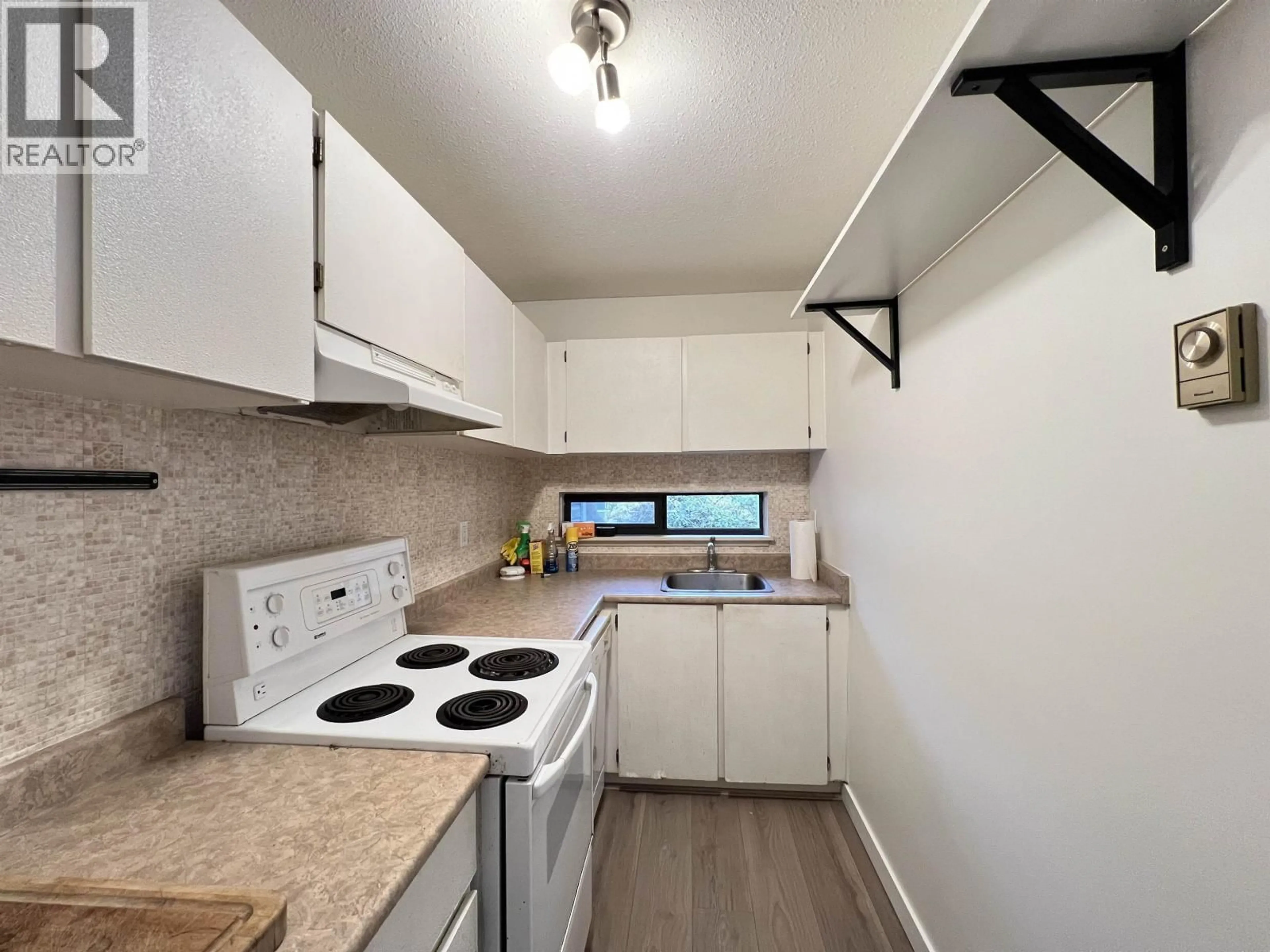 Standard kitchen, unknown for 206 - 674 17TH AVENUE, Vancouver British Columbia V5Z1T8