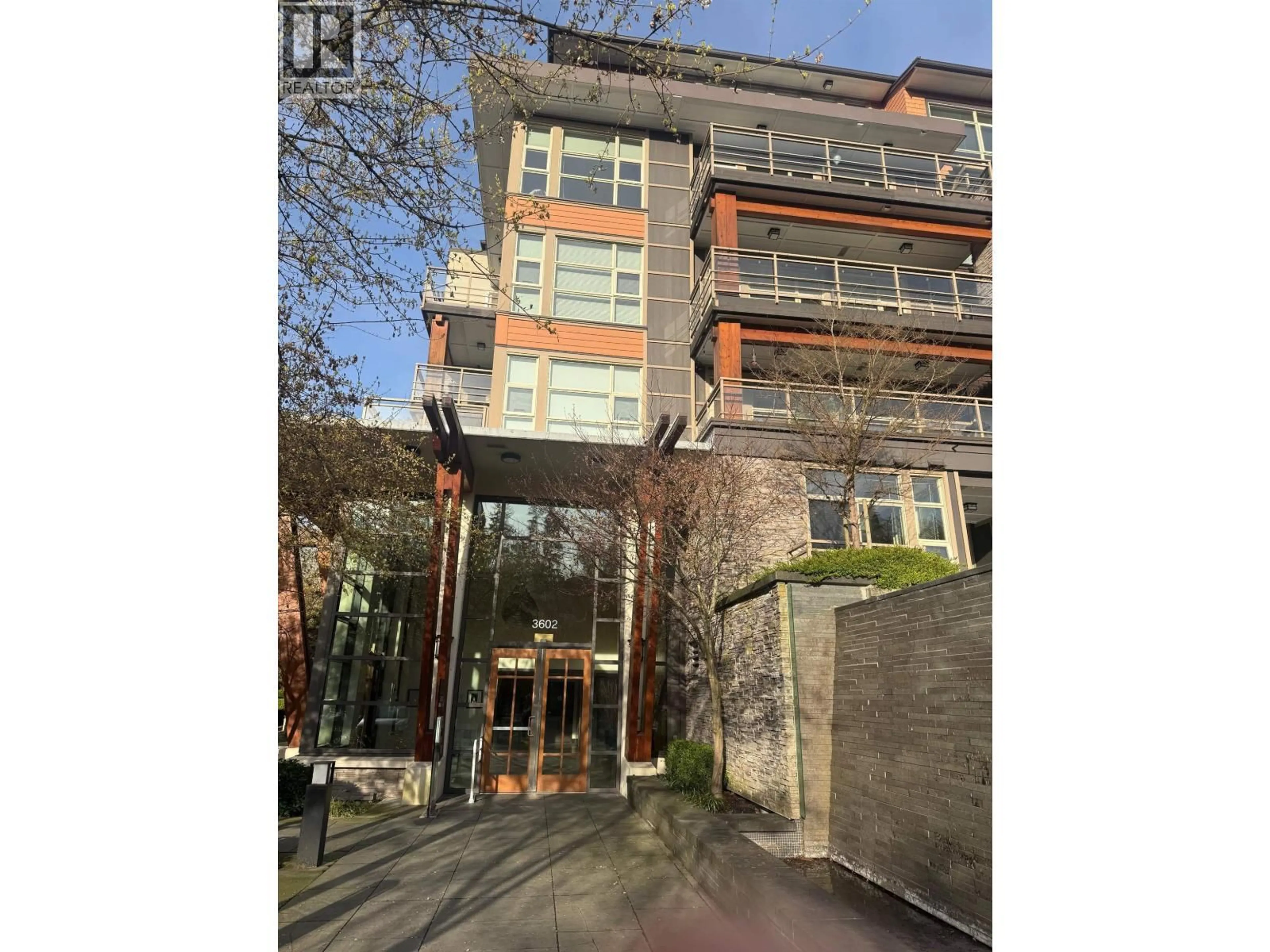 Indoor foyer for 404 - 3602 ALDERCREST DRIVE, North Vancouver British Columbia V7G2S6