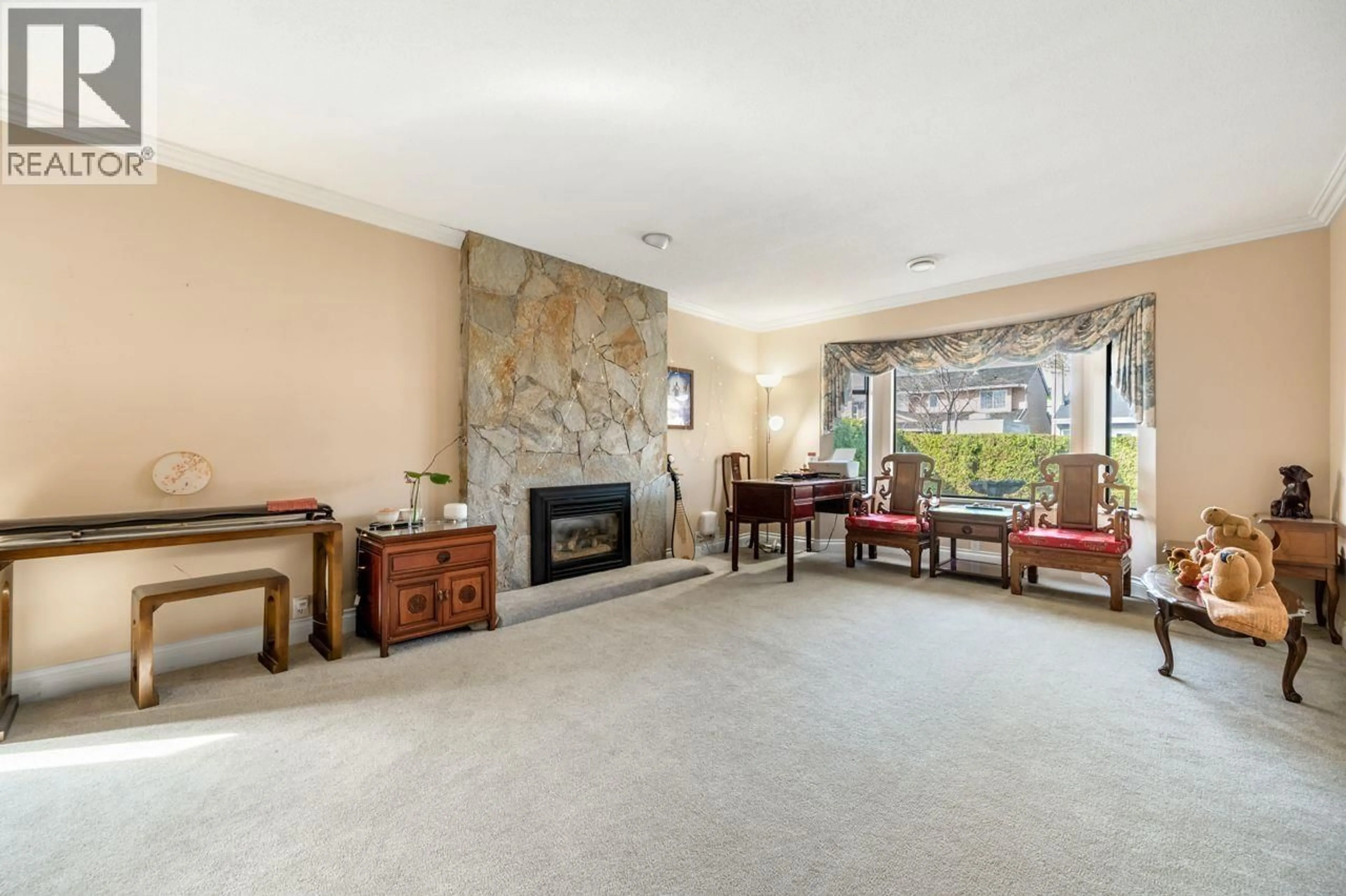 Living room with furniture, unknown for 10660 CANSO CRESCENT, Richmond British Columbia V7E5B9