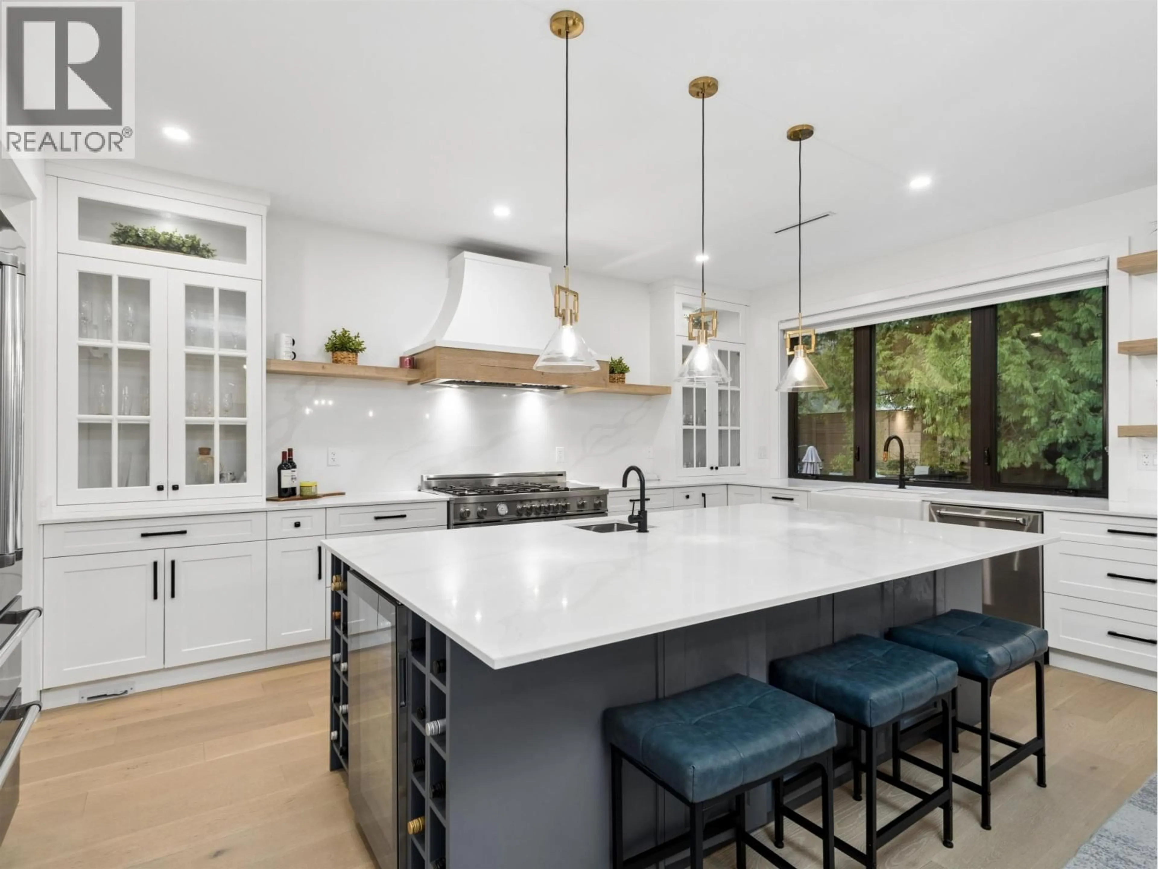 Open concept kitchen, ceramic/tile floor for 1260 PLATEAU DRIVE, North Vancouver British Columbia V7P2J4