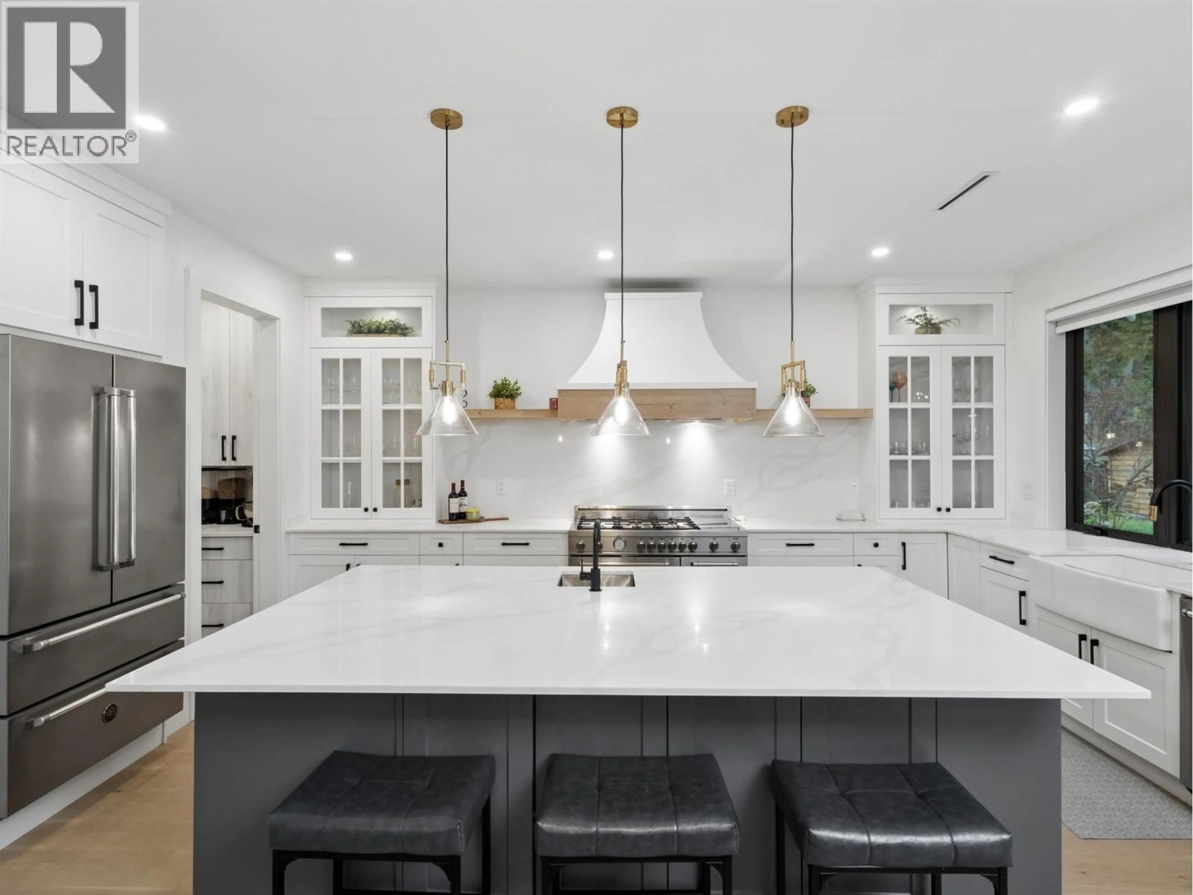 Contemporary kitchen, ceramic/tile floor for 1260 PLATEAU DRIVE, North Vancouver British Columbia V7P2J4