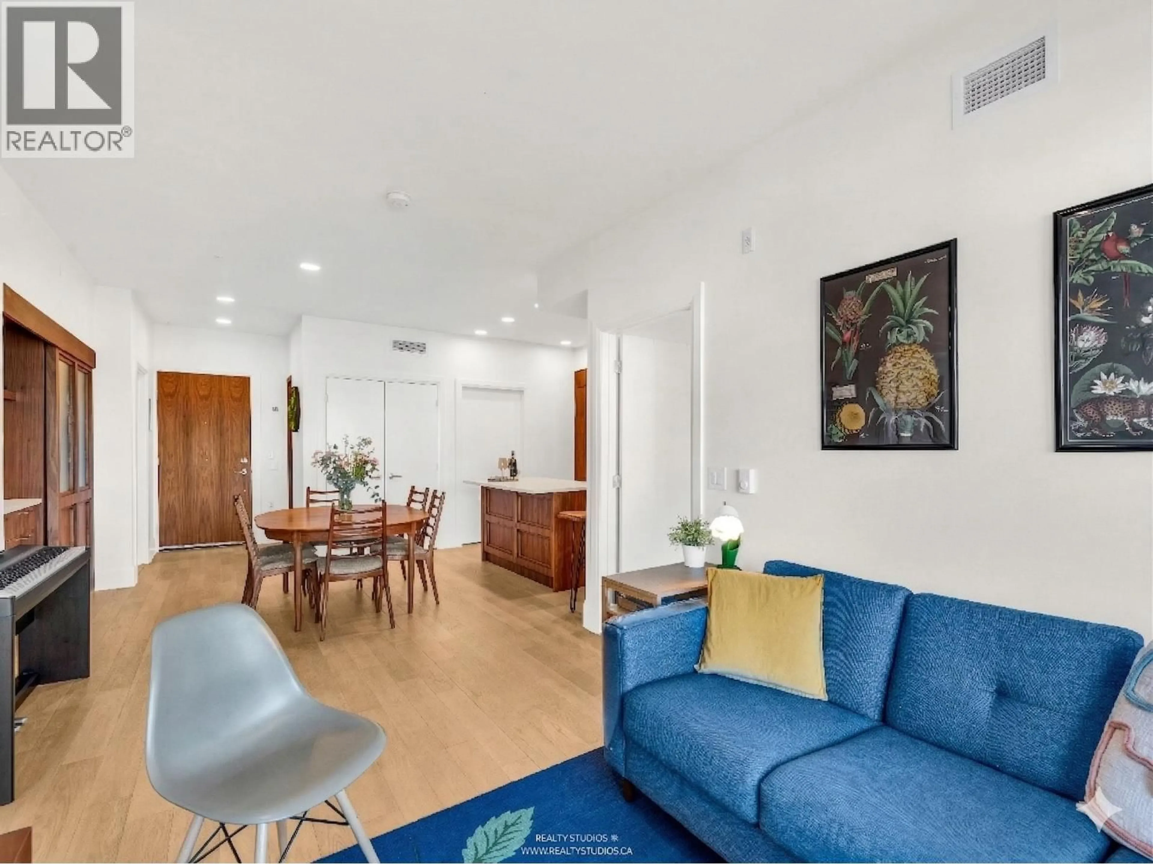 Living room with furniture, unknown for 409 - 2550 GARDEN DRIVE, Vancouver British Columbia V5N4X6