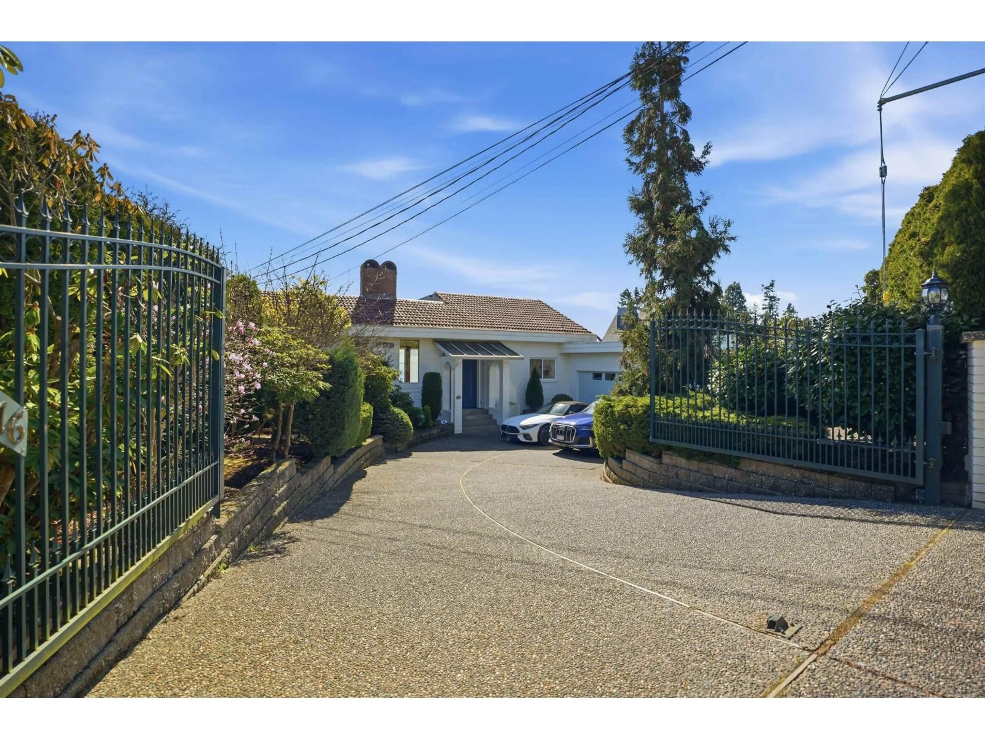 A pic from outside/outdoor area/front of a property/back of a property/a pic from drone, street for 13576 13A AVENUE, White Rock British Columbia V4A1C4