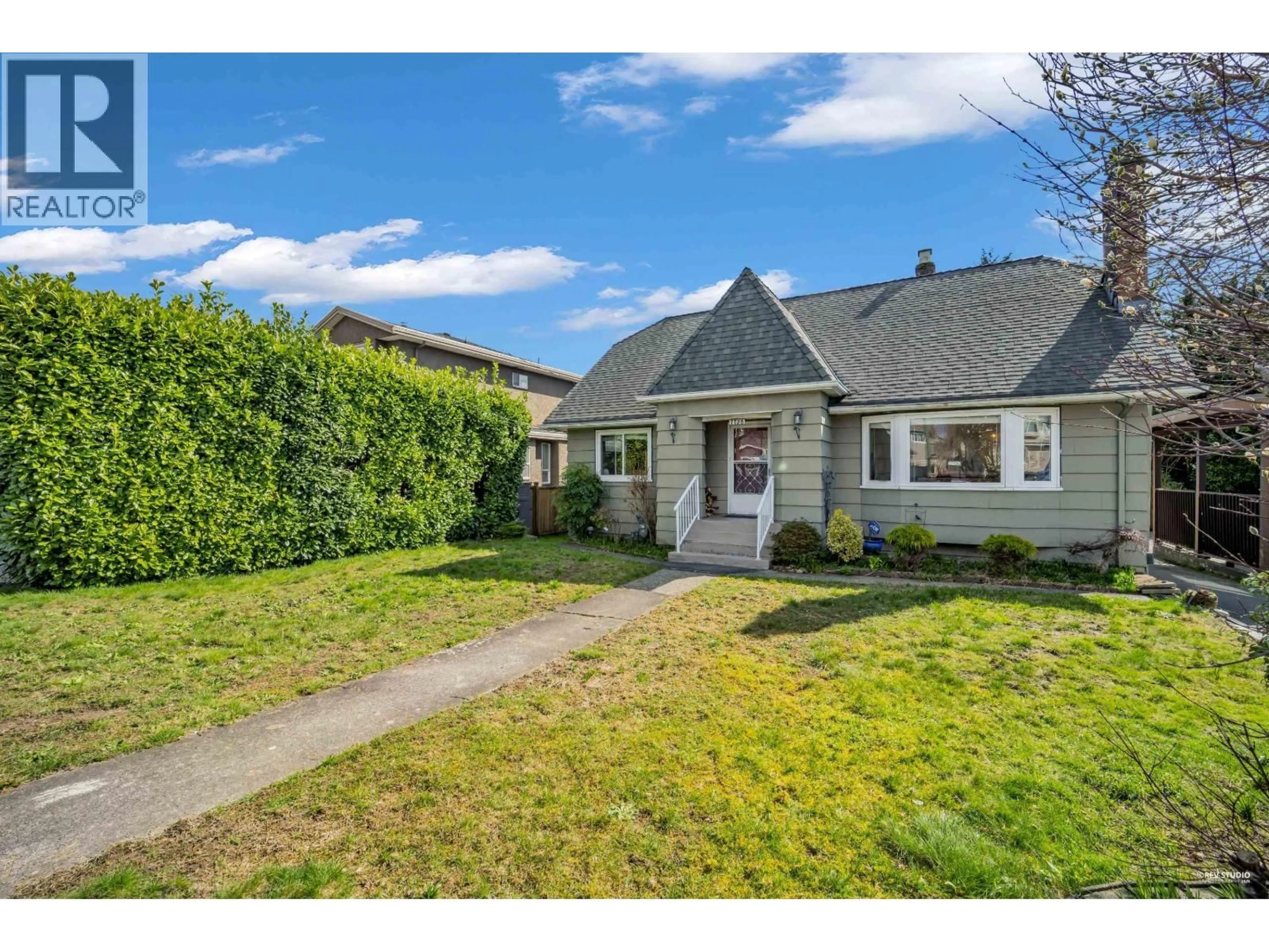 A pic from outside/outdoor area/front of a property/back of a property/a pic from drone, street for 7758 15TH AVENUE, Burnaby British Columbia V3N1W5
