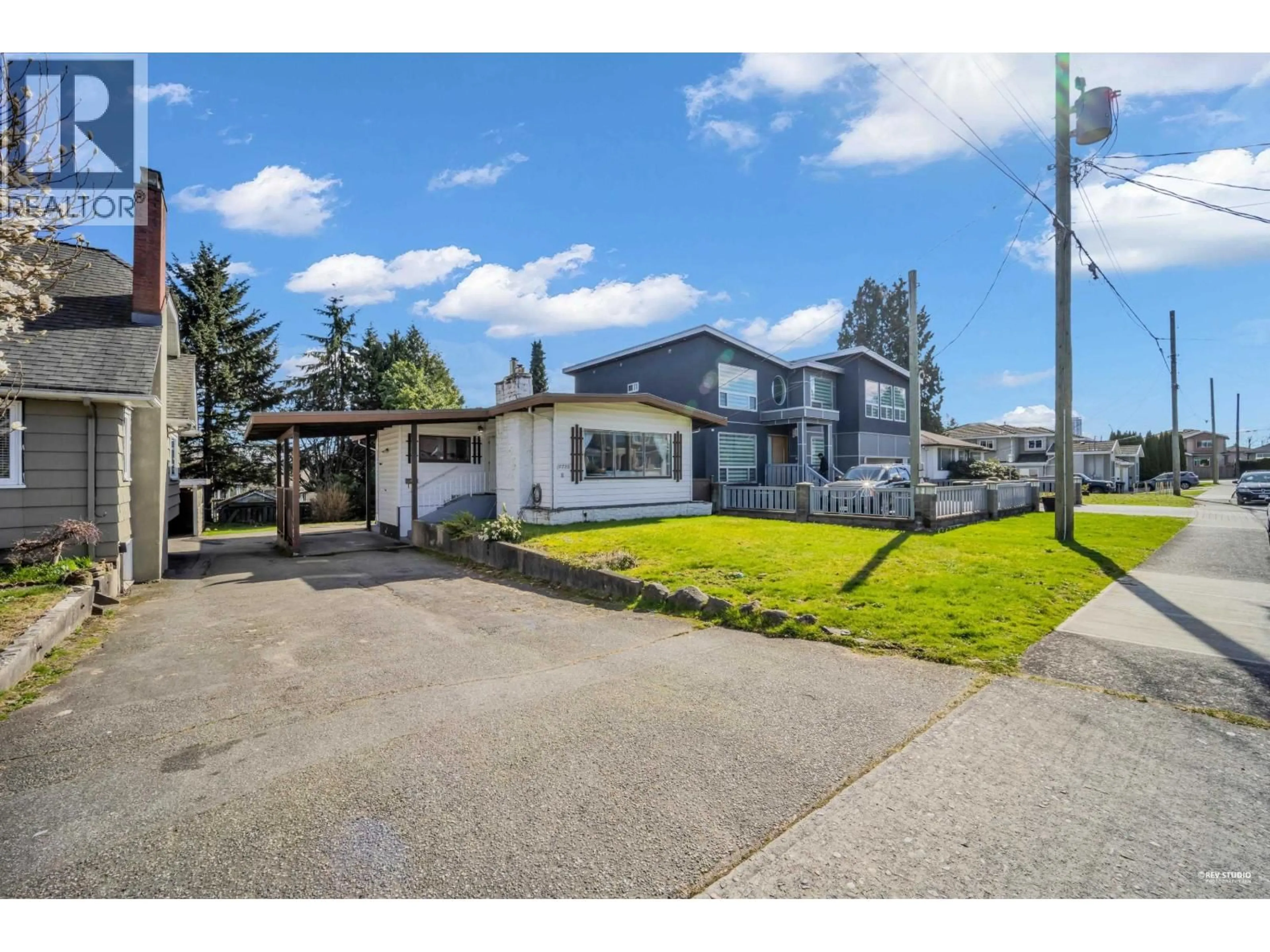 Unknown for 7750 15TH AVENUE, Burnaby British Columbia V3N1W5