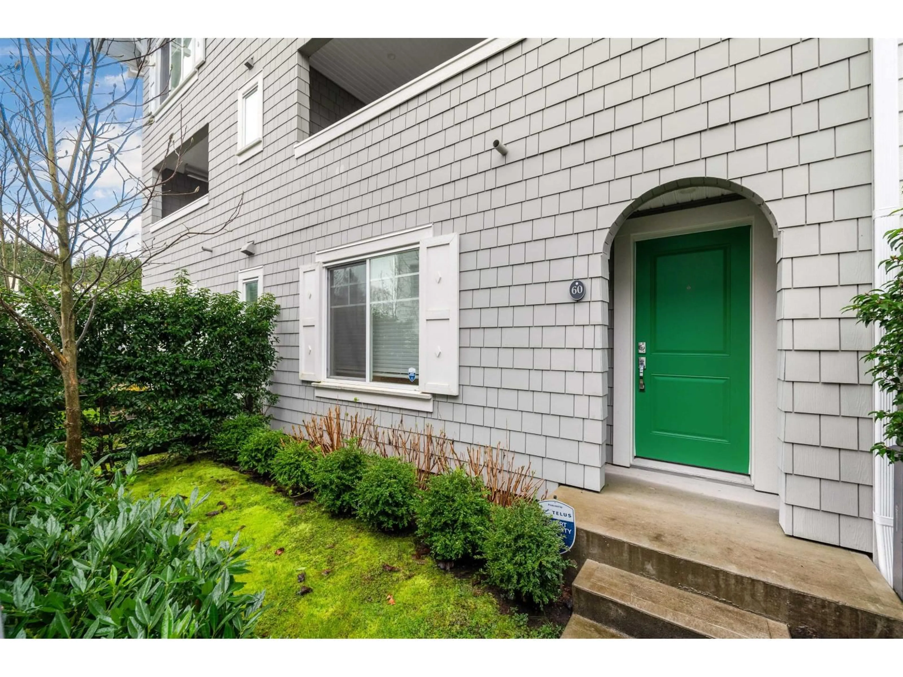 Indoor entryway for 60 - 15487 99A AVENUE, Surrey British Columbia V3R0G9