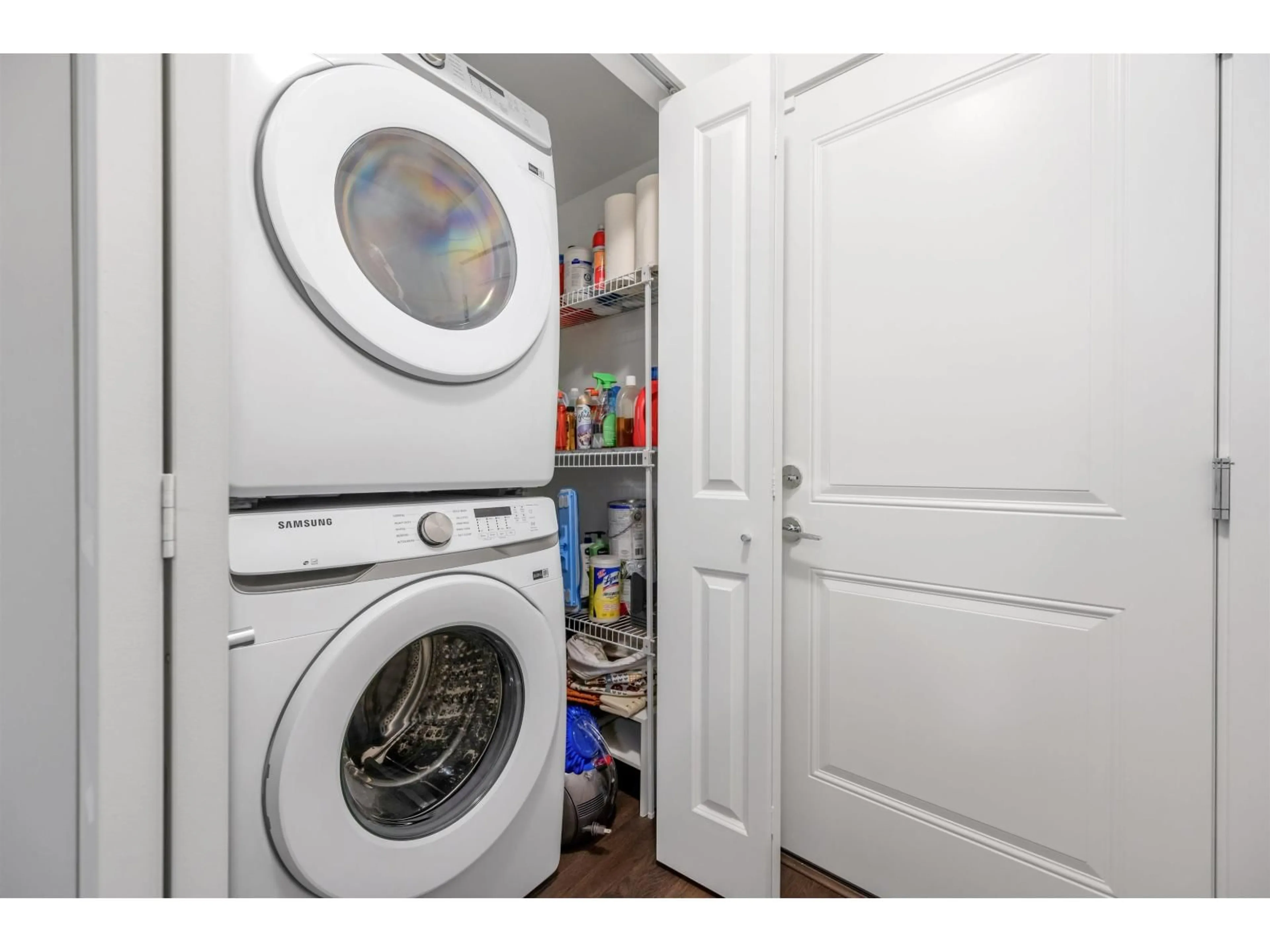Laundry room for 60 - 15487 99A AVENUE, Surrey British Columbia V3R0G9
