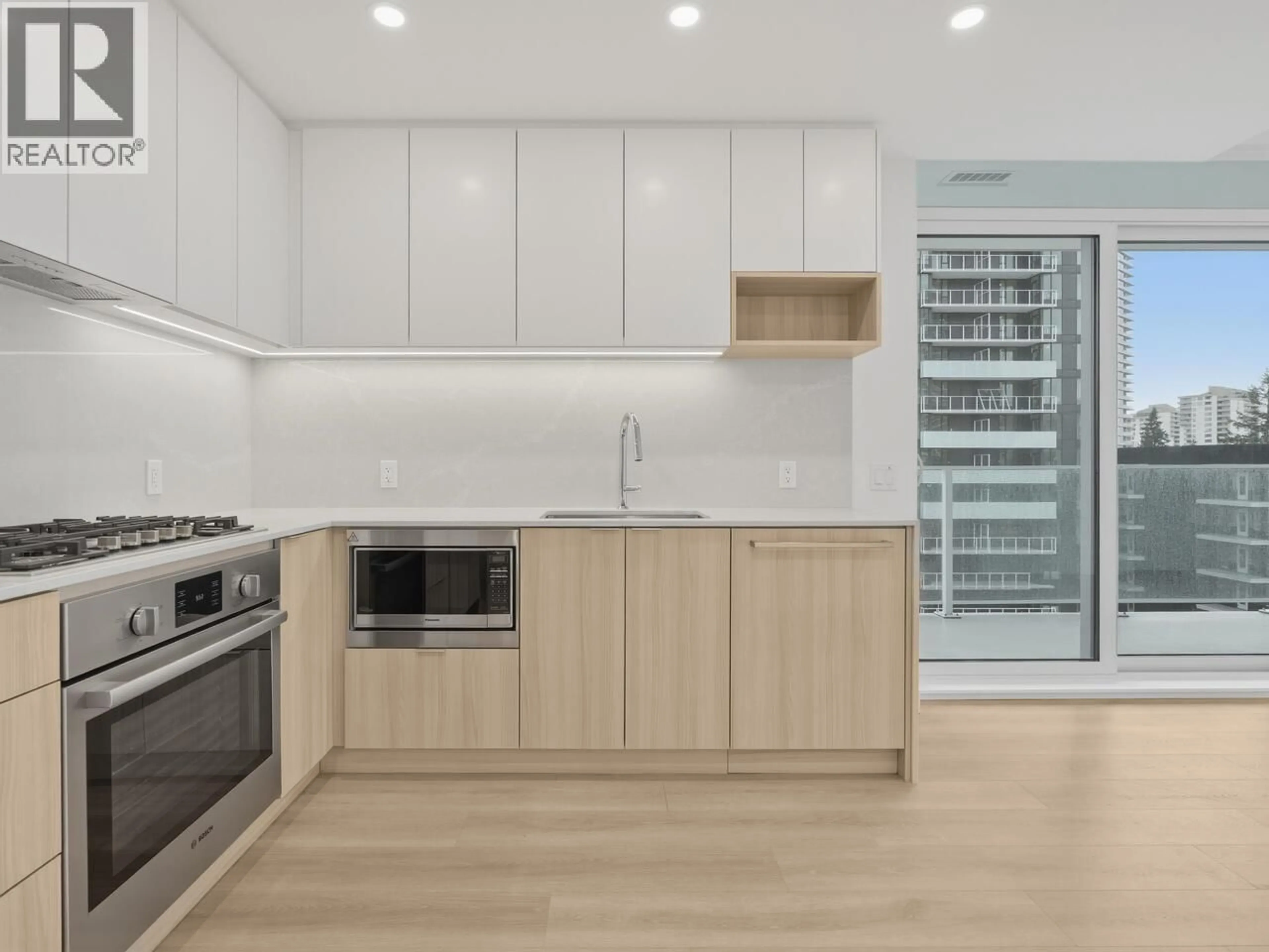 Unknown for 501 - 6087 WILSON AVENUE, Burnaby British Columbia V5H0M1