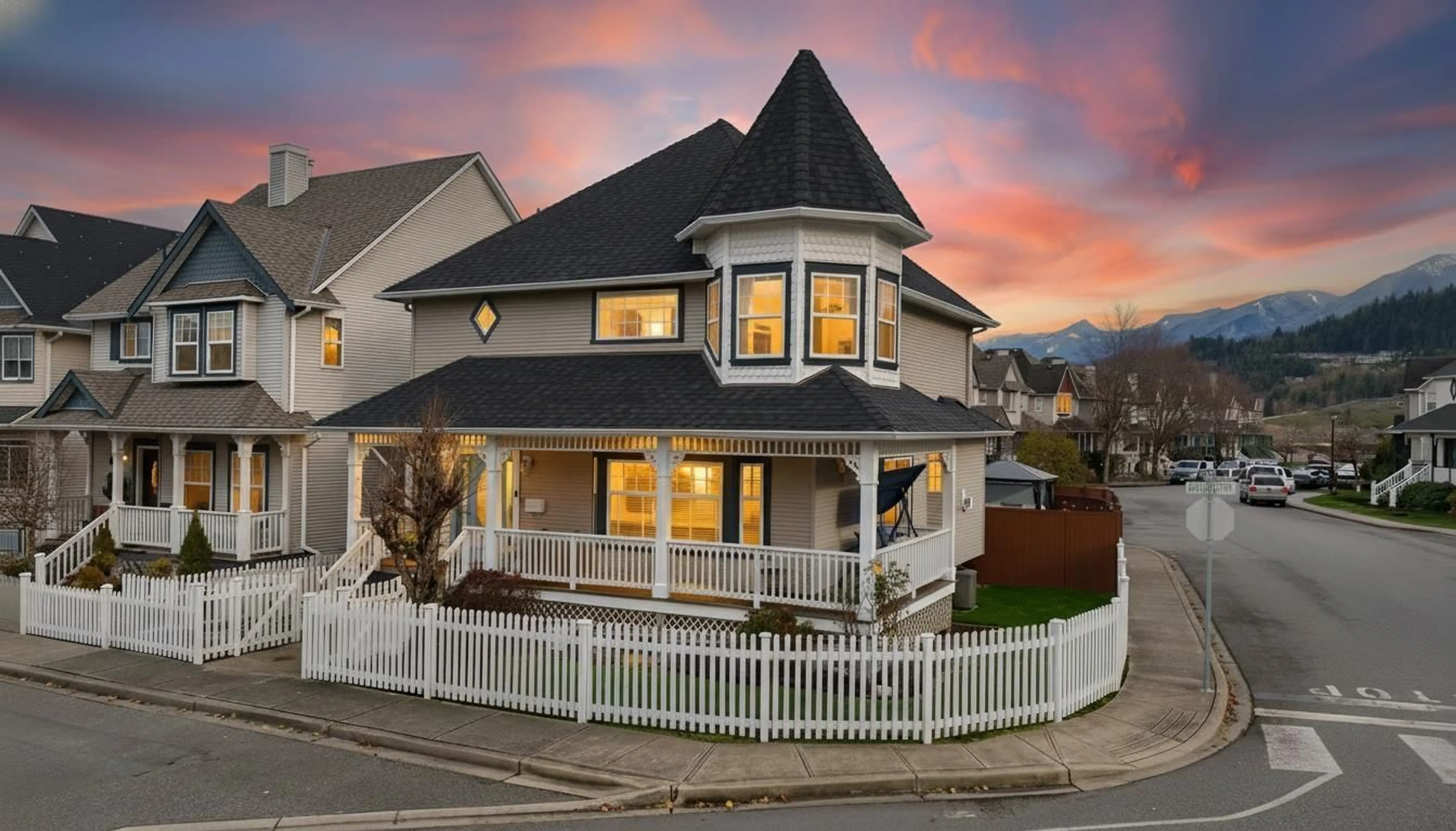 Home with vinyl exterior material, street for 46402 CHESTER DRIVE, Chilliwack British Columbia V2R5N4