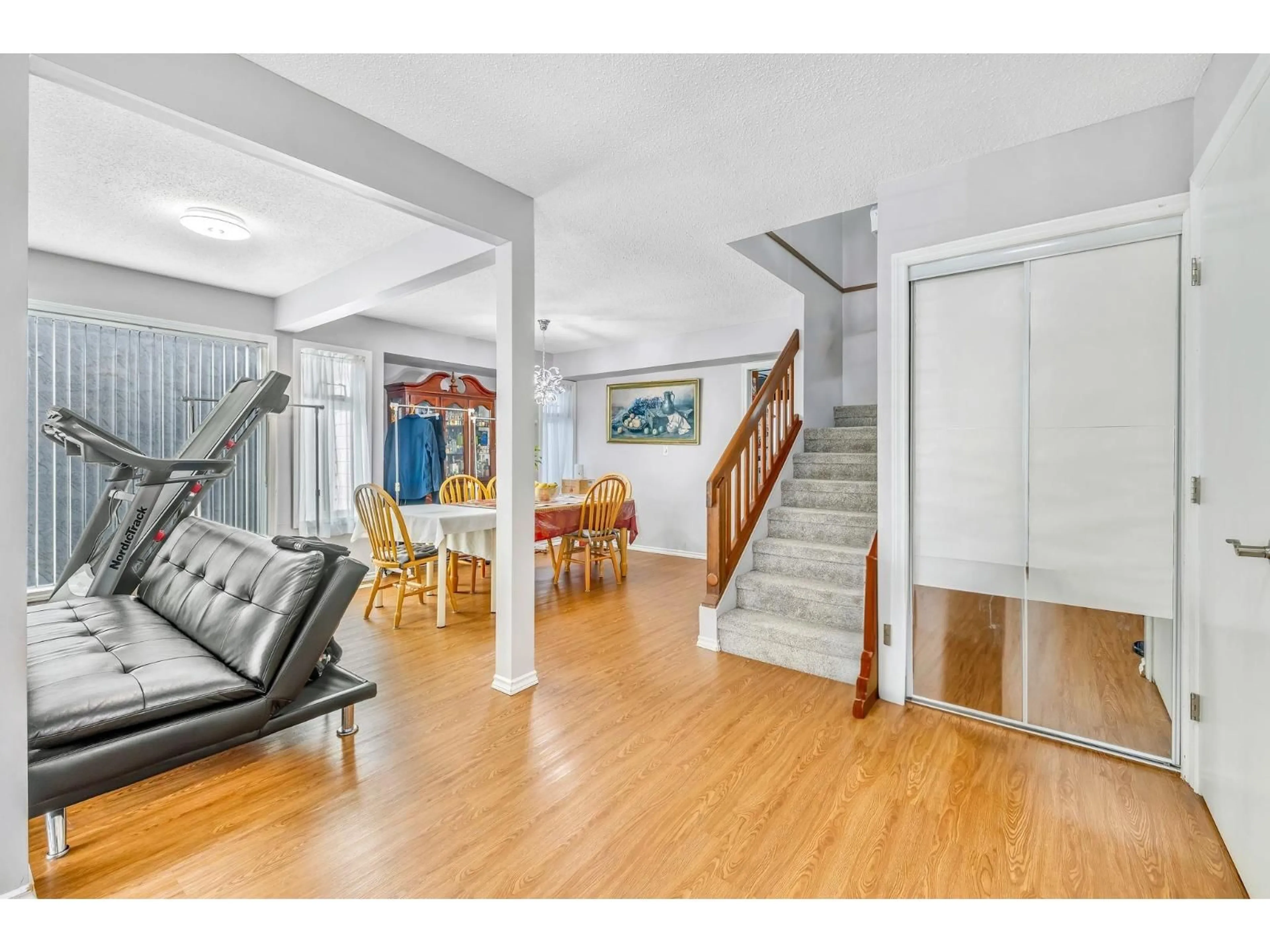 Unknown for 15420 96 AVENUE, Surrey British Columbia V3R1G5