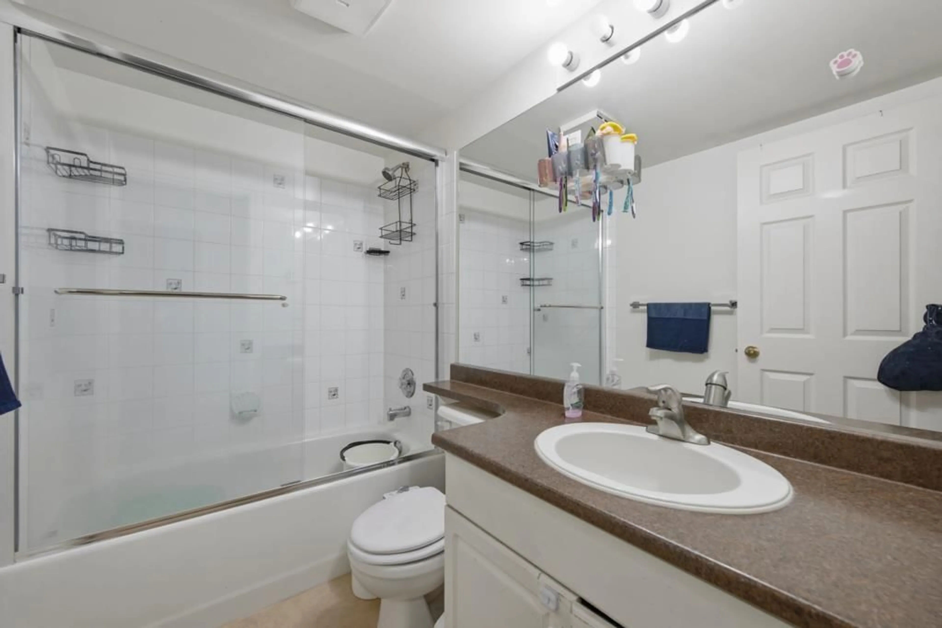 Standard bathroom, unknown for 107 - 2435 CENTER STREET, Abbotsford British Columbia V2T2N4