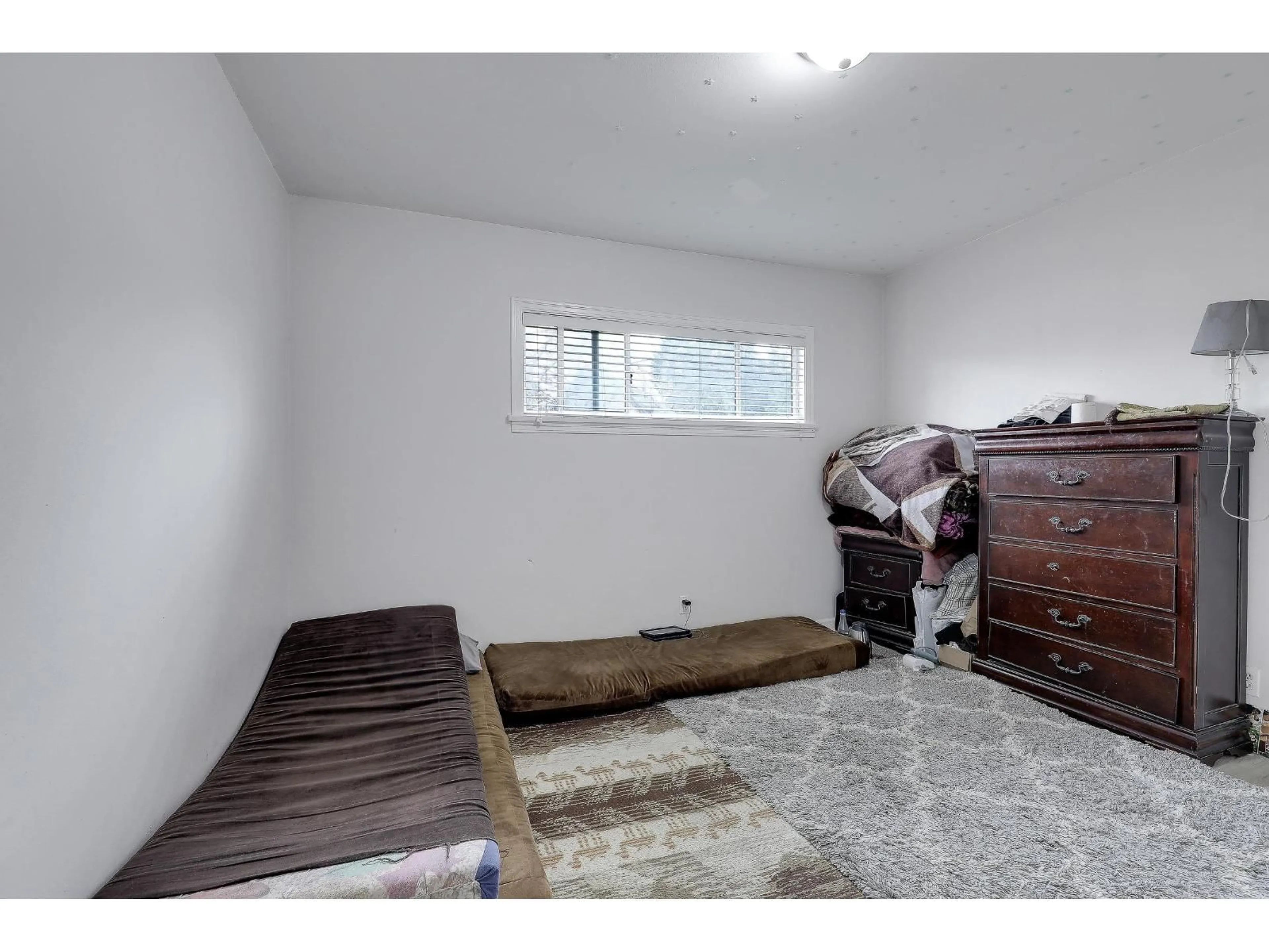 A pic of a room for 10080 143 STREET, Surrey British Columbia V3T4S8