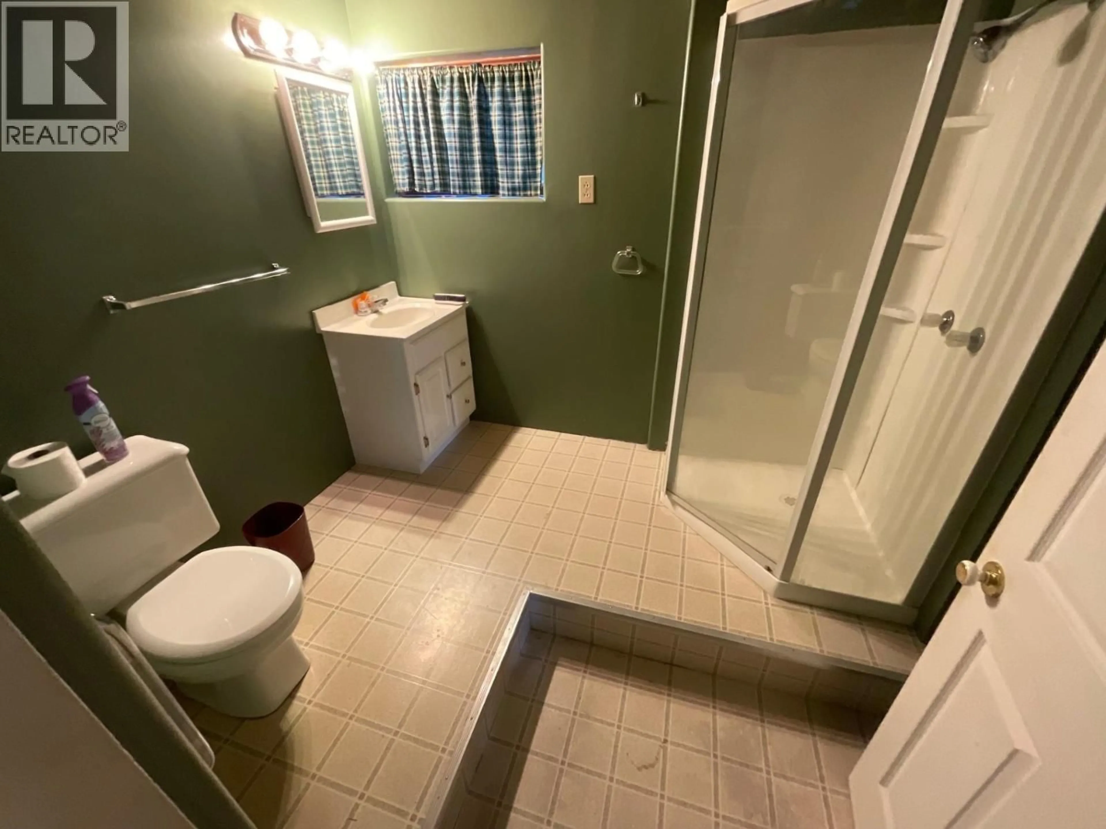 Standard bathroom, unknown for 13235 LAKESHORE DRIVE, Charlie Lake British Columbia V1J8G1