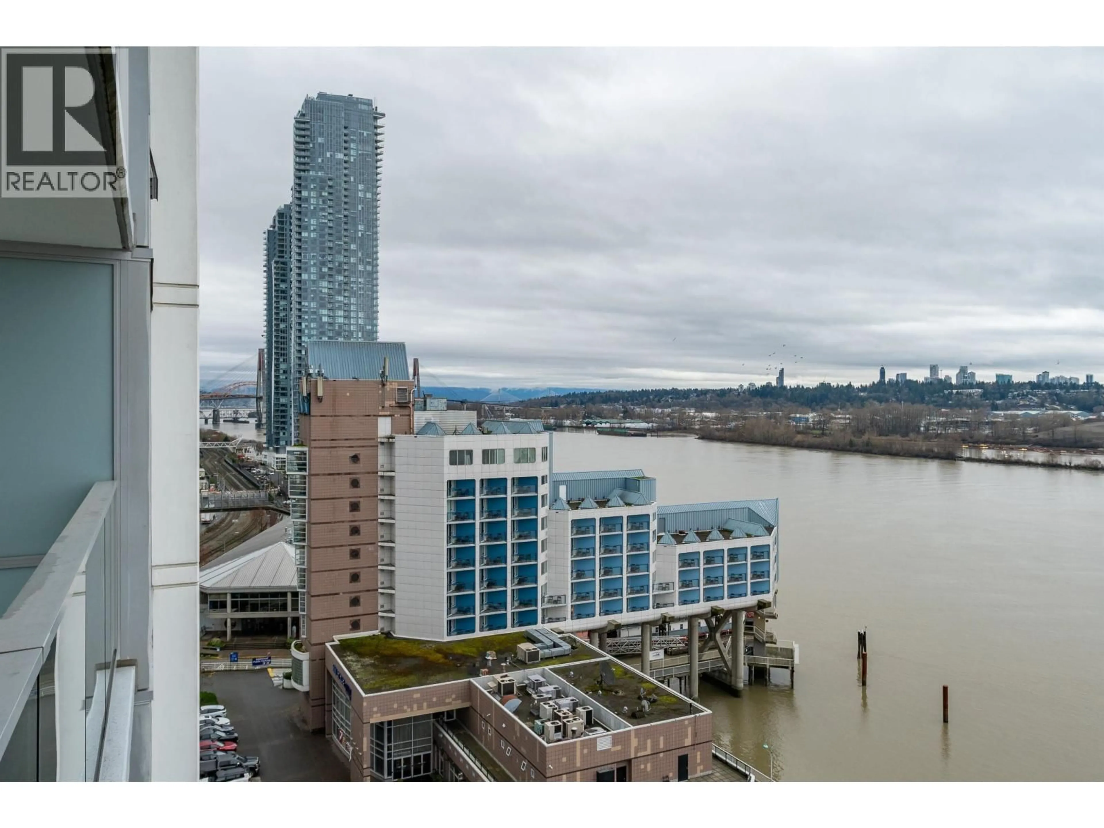 A pic from outside/outdoor area/front of a property/back of a property/a pic from drone, water/lake/river/ocean view for 1310 - 988 QUAYSIDE DRIVE, New Westminster British Columbia V3M0L5