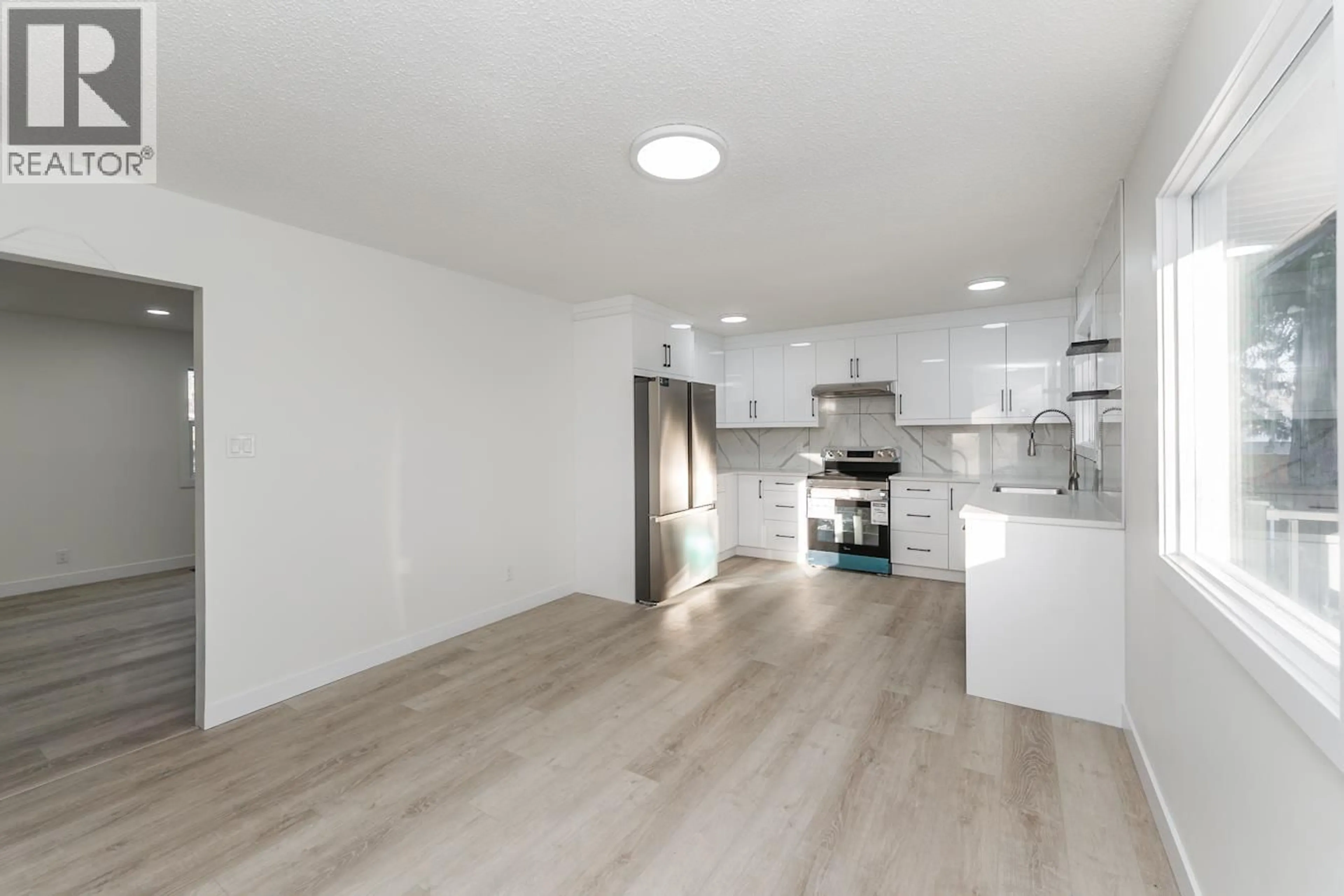 Open concept kitchen, unknown for 7790 QUEENS CRESCENT, Prince George British Columbia V2N3H4