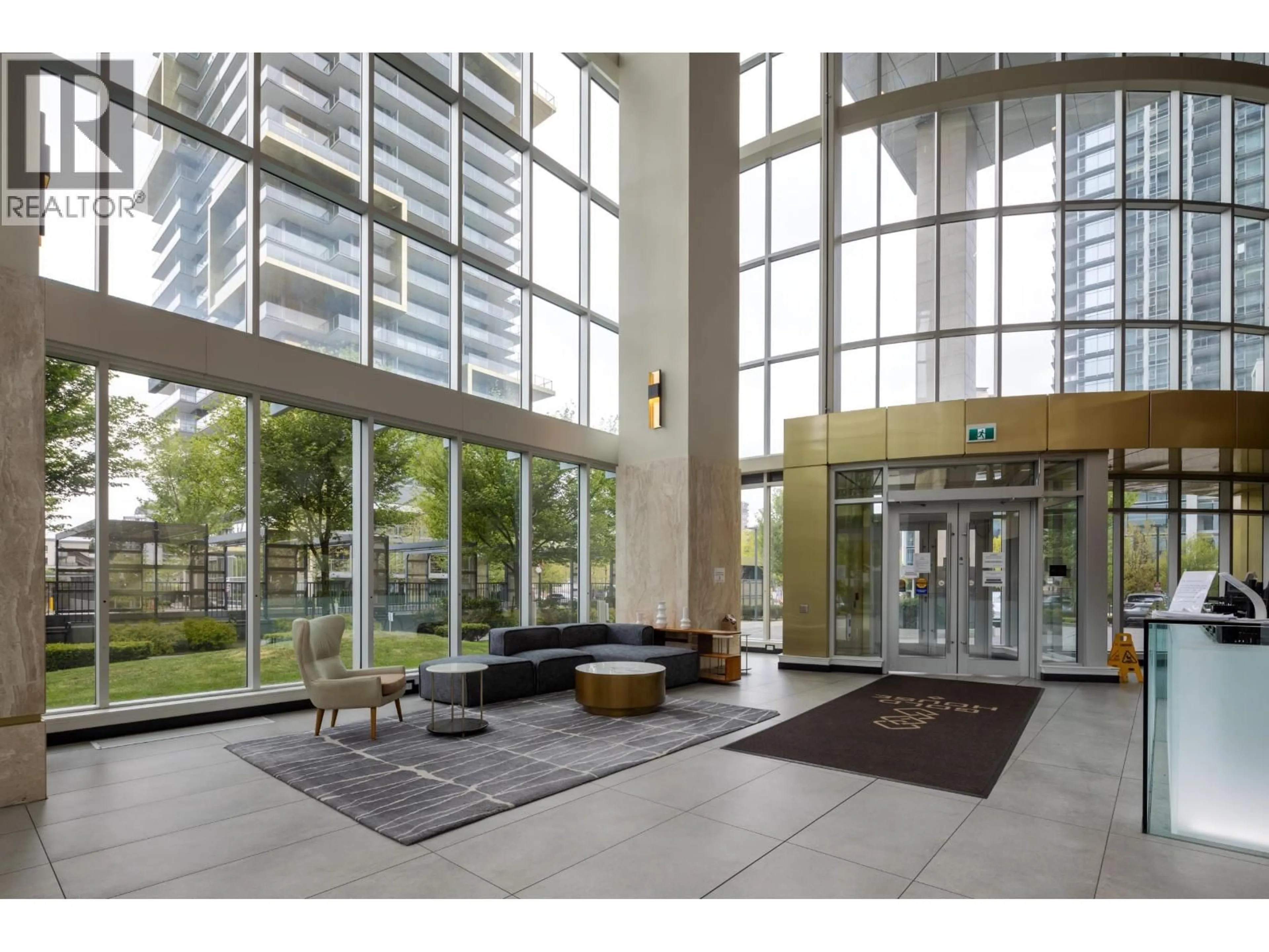 Indoor foyer for 1106 - 6383 MCKAY AVENUE, Burnaby British Columbia V5H0H8