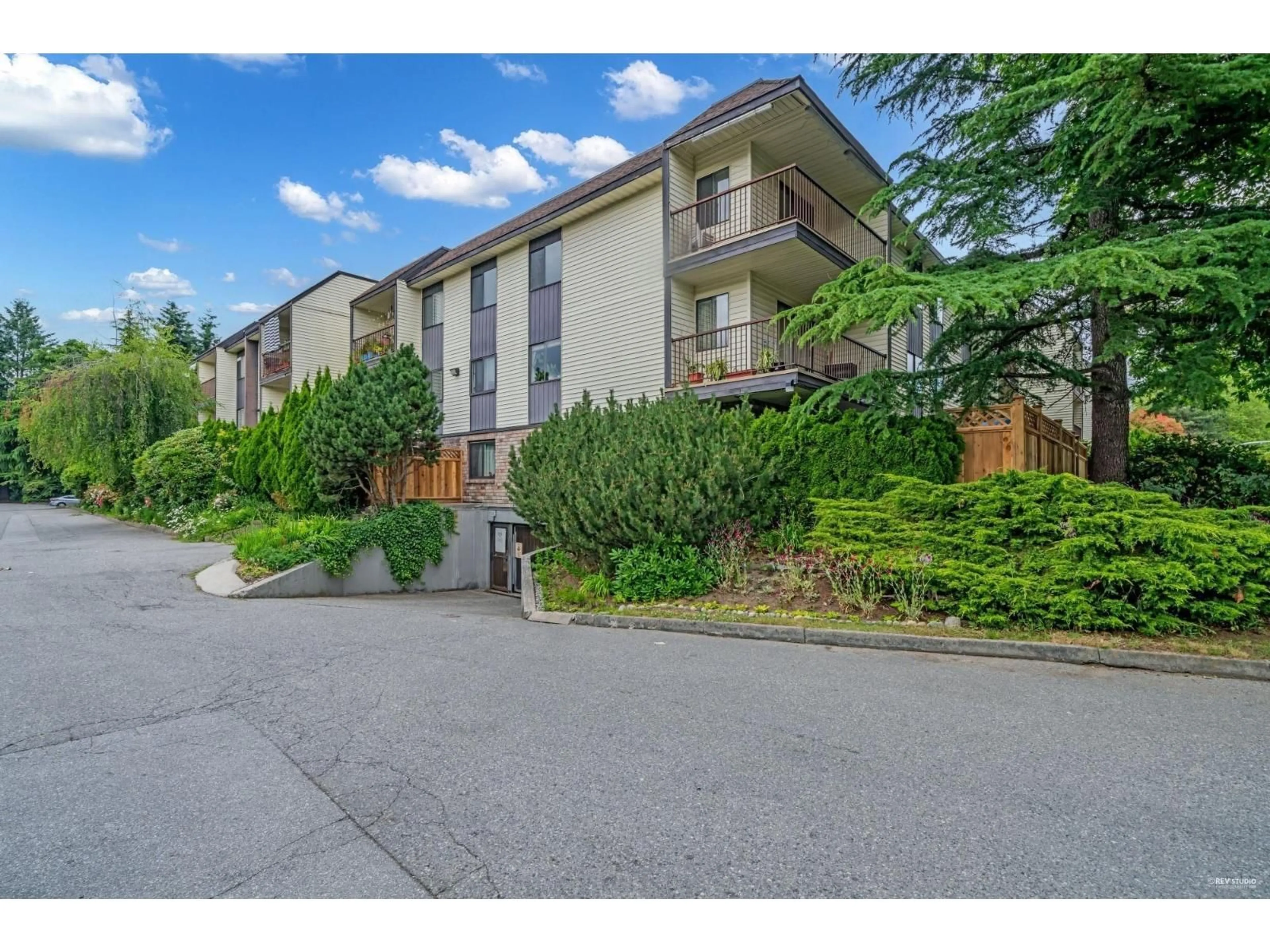 A pic from outside/outdoor area/front of a property/back of a property/a pic from drone, unknown for 103 - 13775 74 AVENUE, Surrey British Columbia V3W9C5