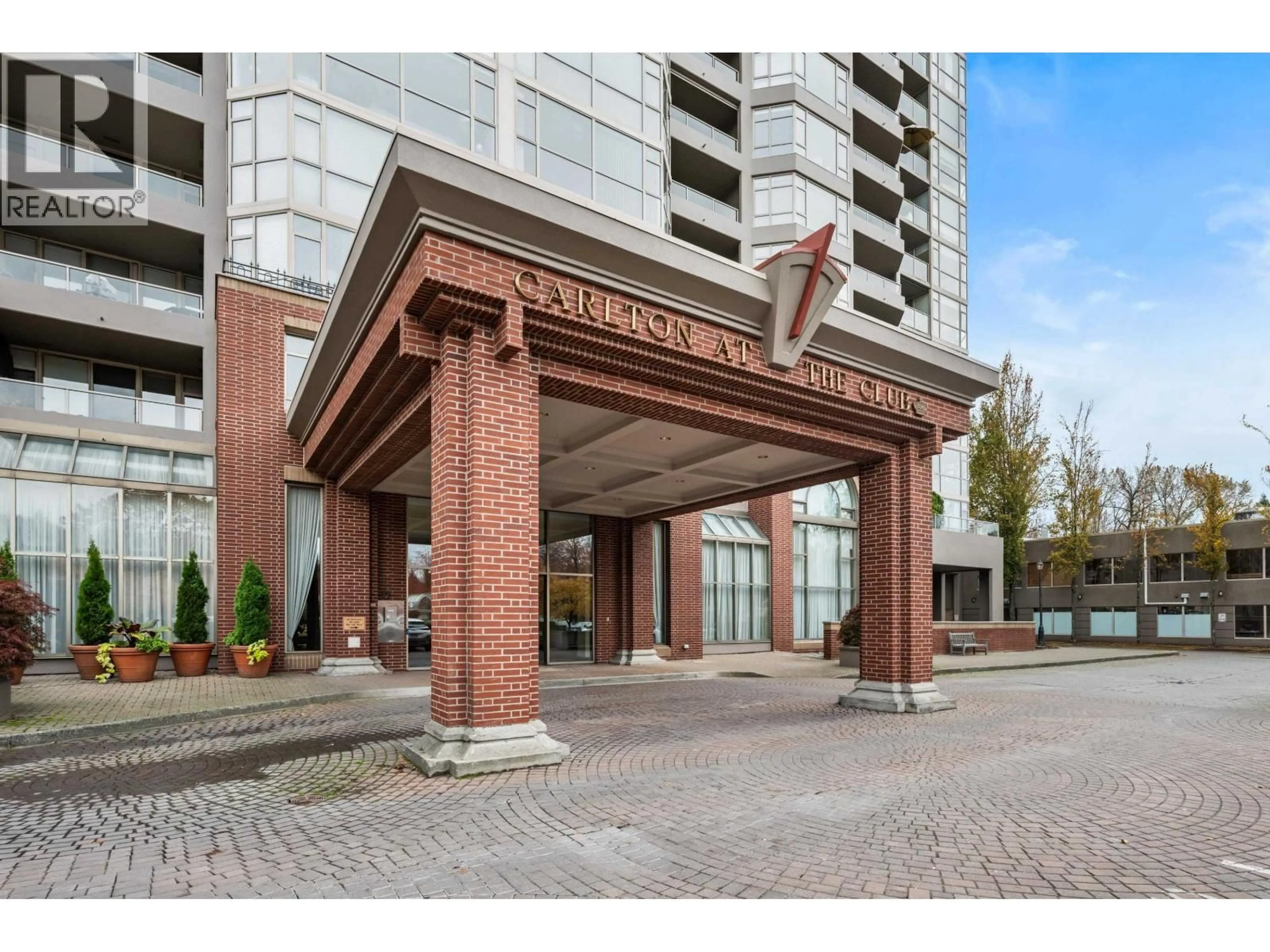 Indoor foyer for 503 - 1327 KEITH ROAD, North Vancouver British Columbia V7J3T5