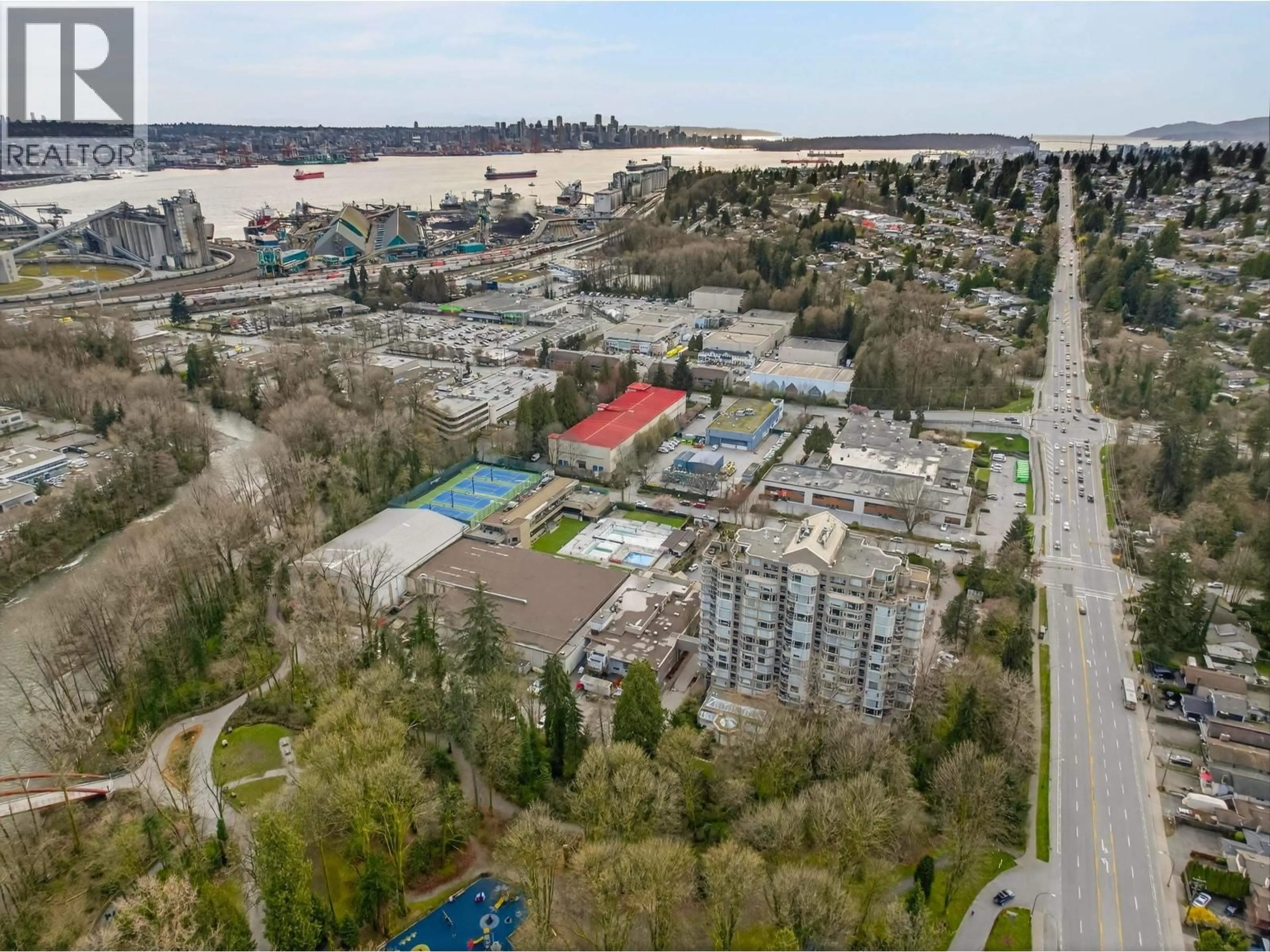 A pic from outside/outdoor area/front of a property/back of a property/a pic from drone, unknown for 503 - 1327 KEITH ROAD, North Vancouver British Columbia V7J3T5