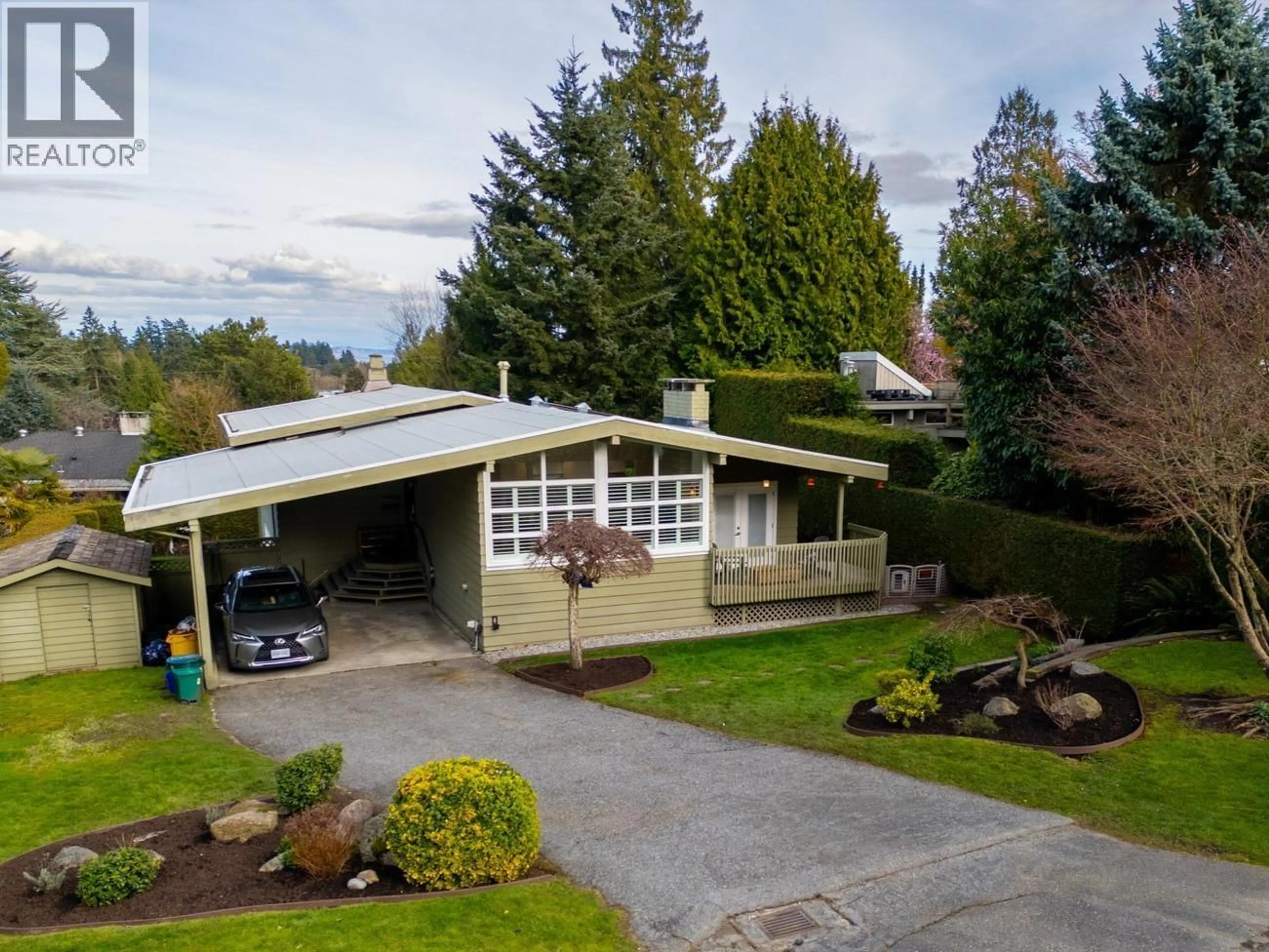 A pic from outside/outdoor area/front of a property/back of a property/a pic from drone, street for 4975 WEAVER DRIVE, Delta British Columbia V4M1R5