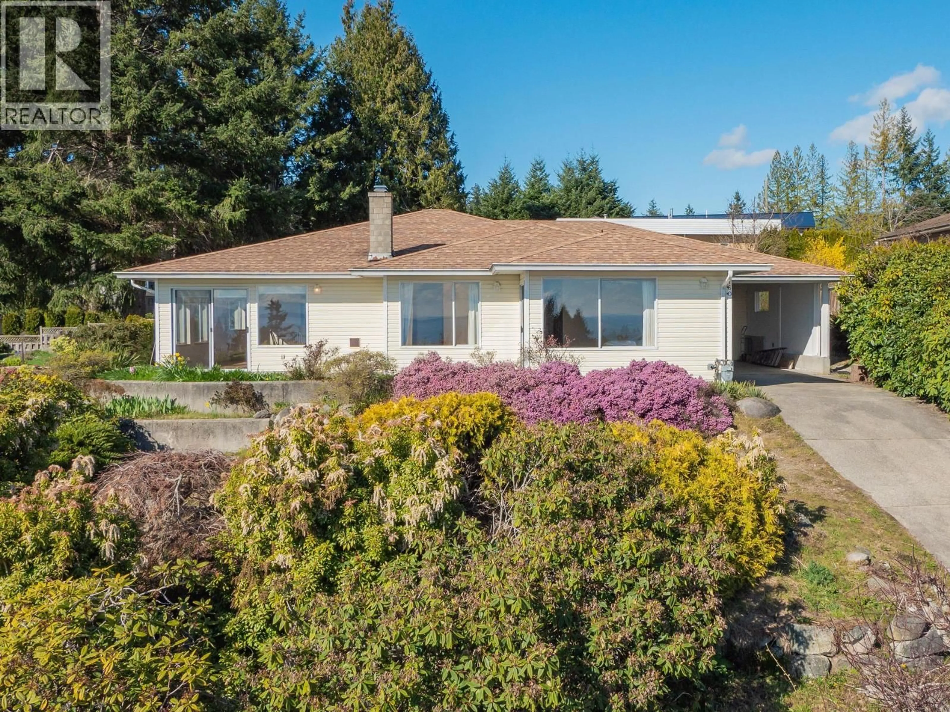 A pic from outside/outdoor area/front of a property/back of a property/a pic from drone, street for 5160 RIDGEVIEW DRIVE, Sechelt British Columbia V7Z0B8