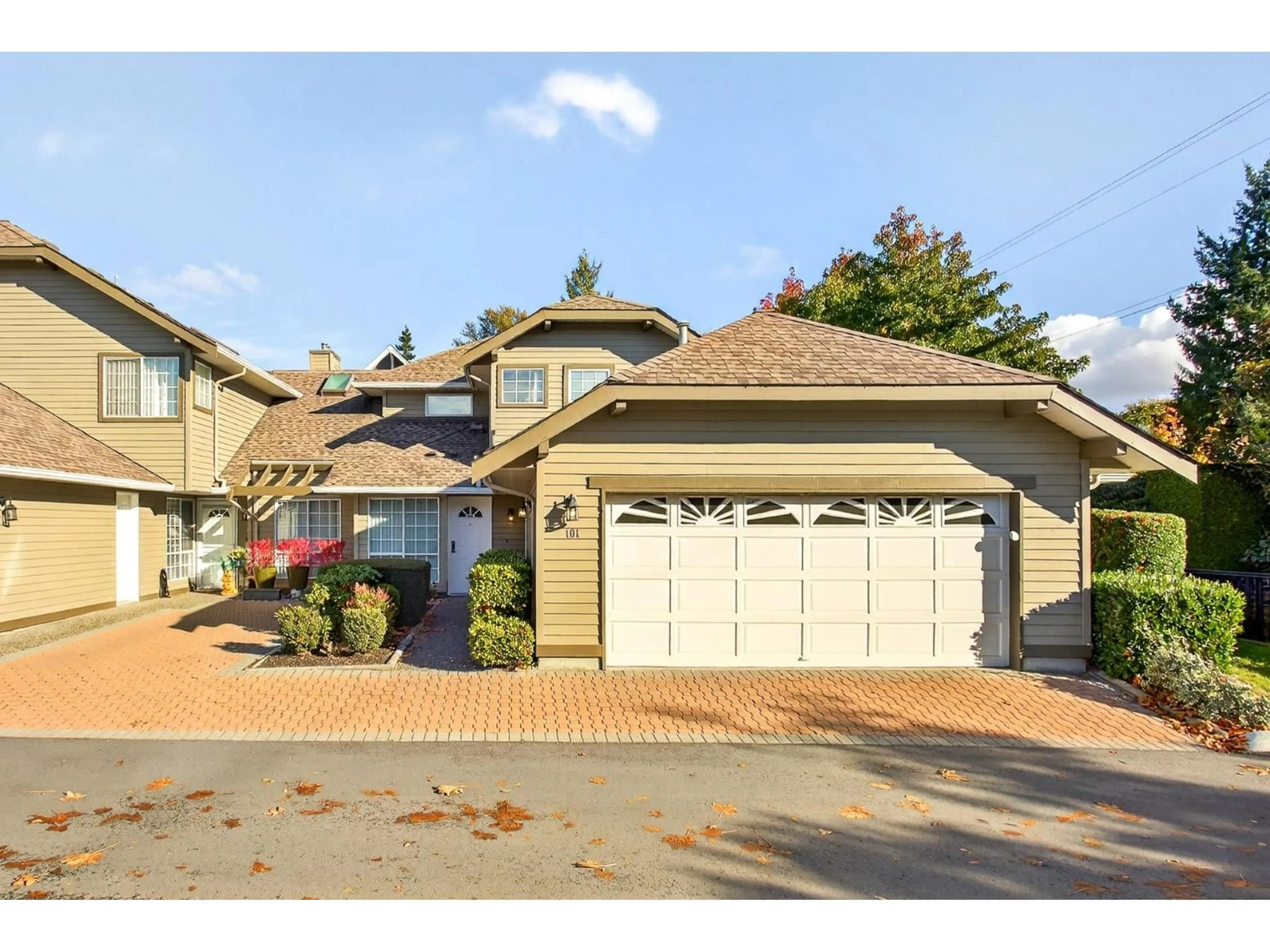 Unknown for 101 - 16275 15 AVENUE, Surrey British Columbia V4A1L4