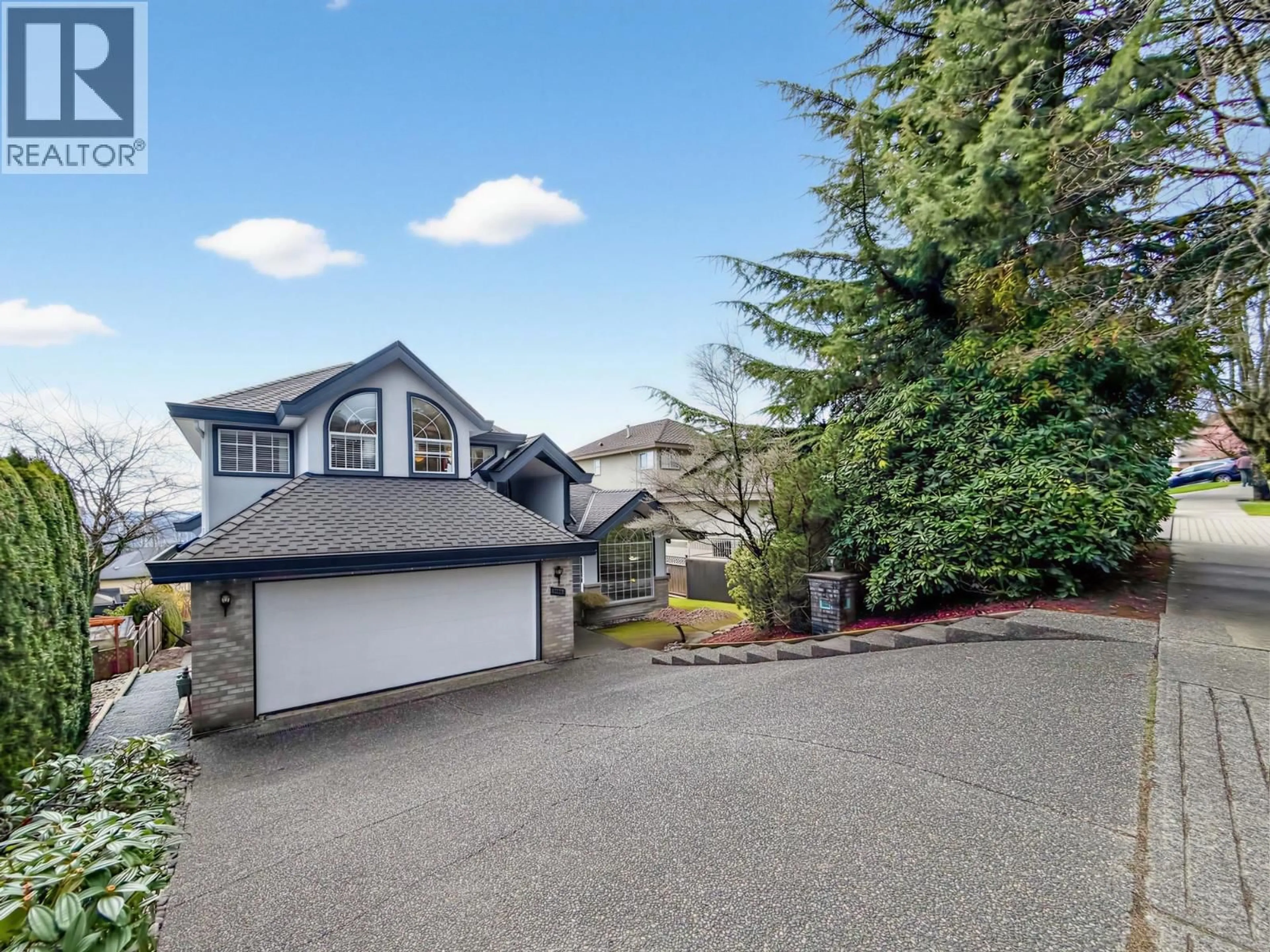 A pic from outside/outdoor area/front of a property/back of a property/a pic from drone, street for 2972 ROBSON DRIVE, Coquitlam British Columbia V3E2T1