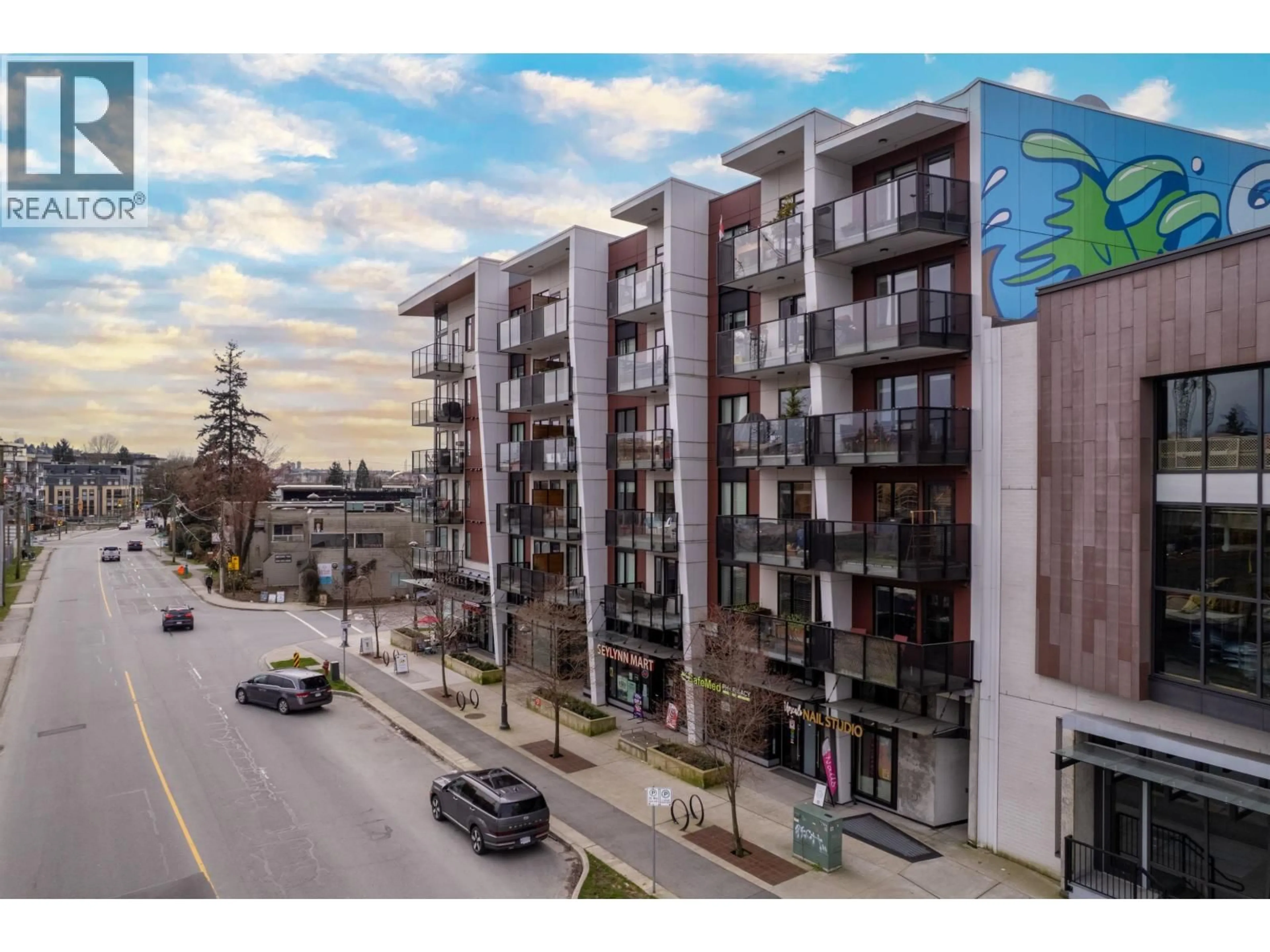 A pic from outside/outdoor area/front of a property/back of a property/a pic from drone, street for 203 - 1496 CHARLOTTE ROAD, North Vancouver British Columbia V7J0C9