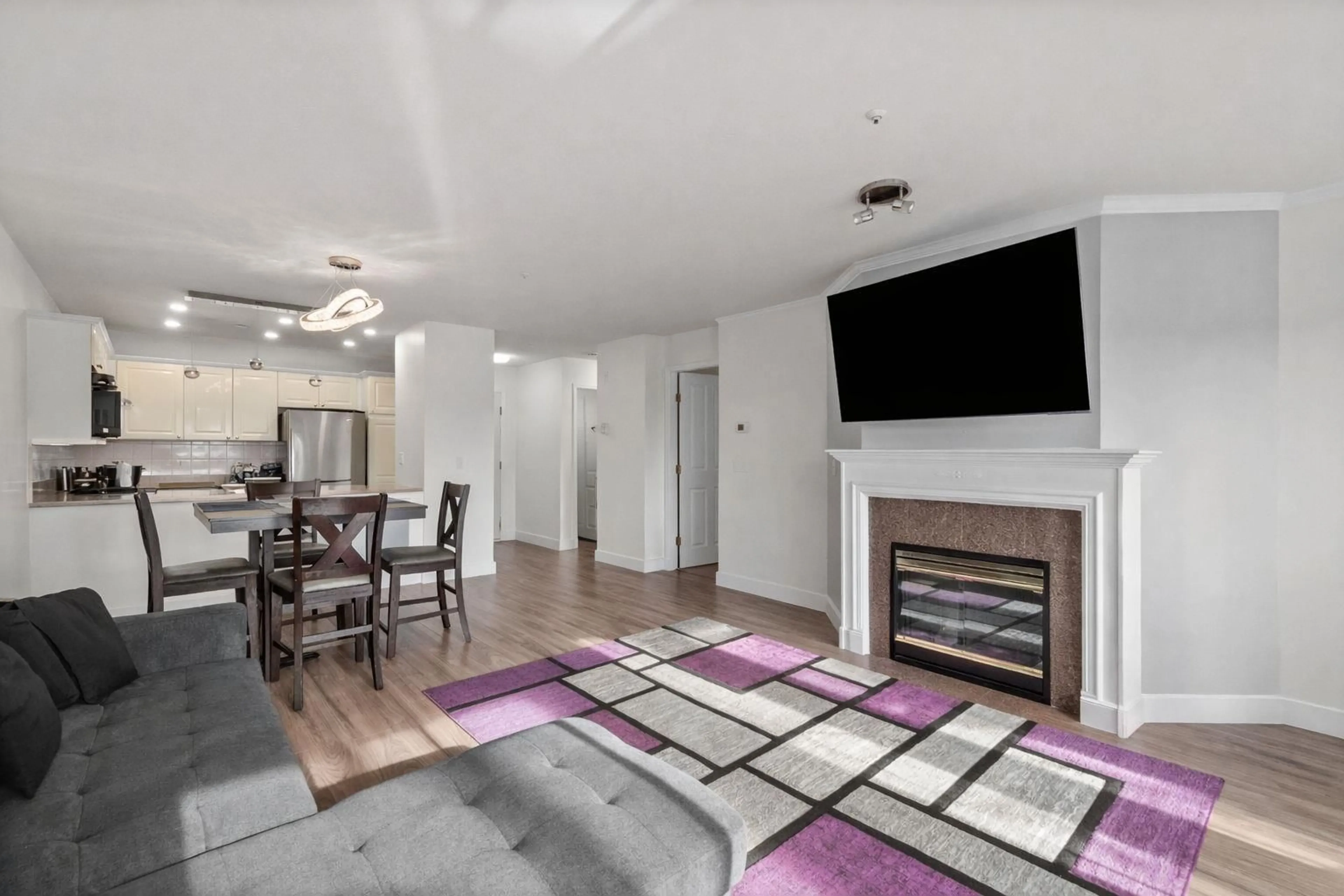 Living room with furniture, unknown for 114 - 7435 121A STREET, Surrey British Columbia V3W0W8