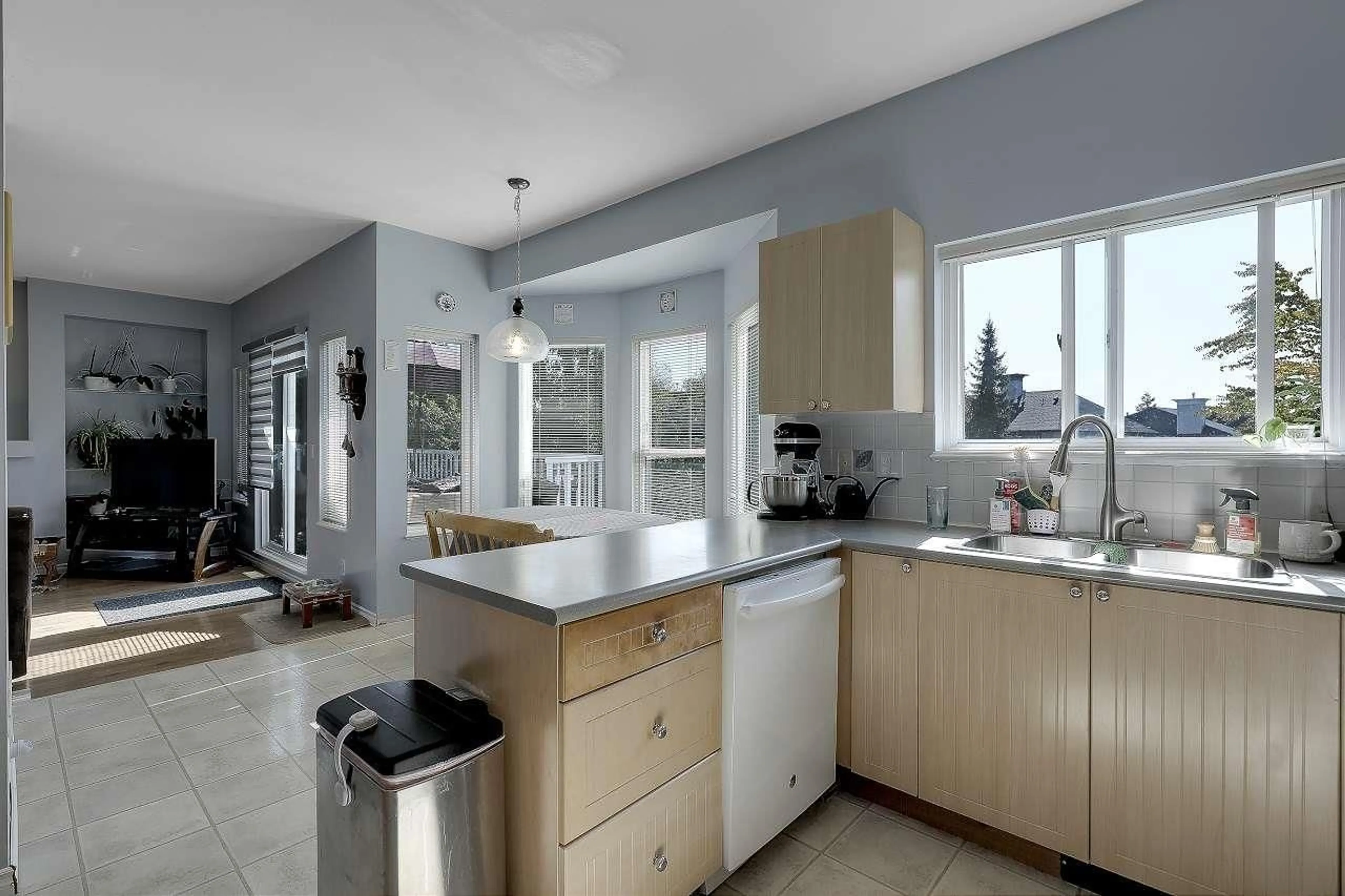 Open concept kitchen, unknown for 20526 66A AVENUE, Langley British Columbia V2Y2X8