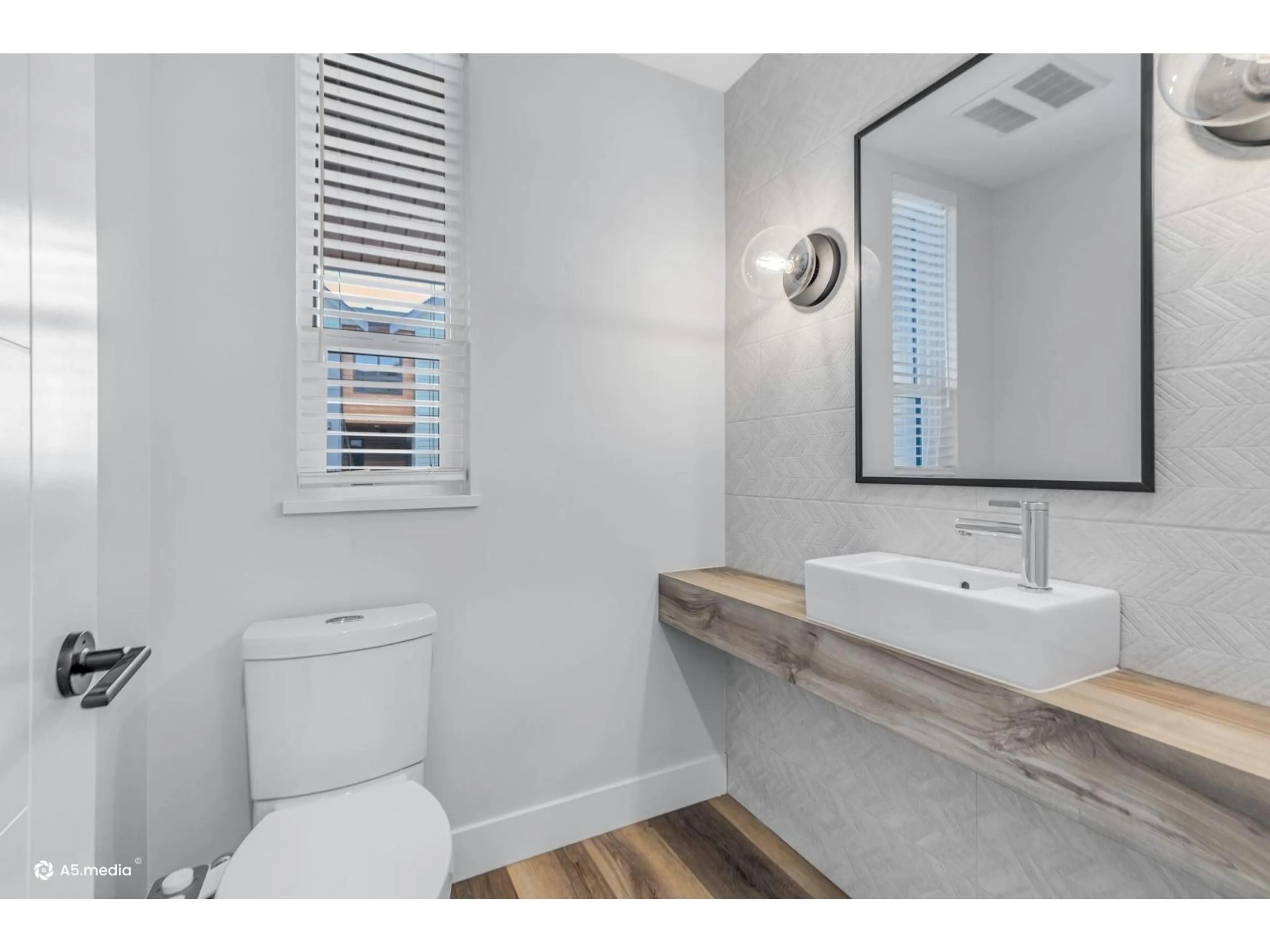 Standard bathroom, unknown for 61 - 30530 CARDINAL AVENUE, Abbotsford British Columbia V2T0L5