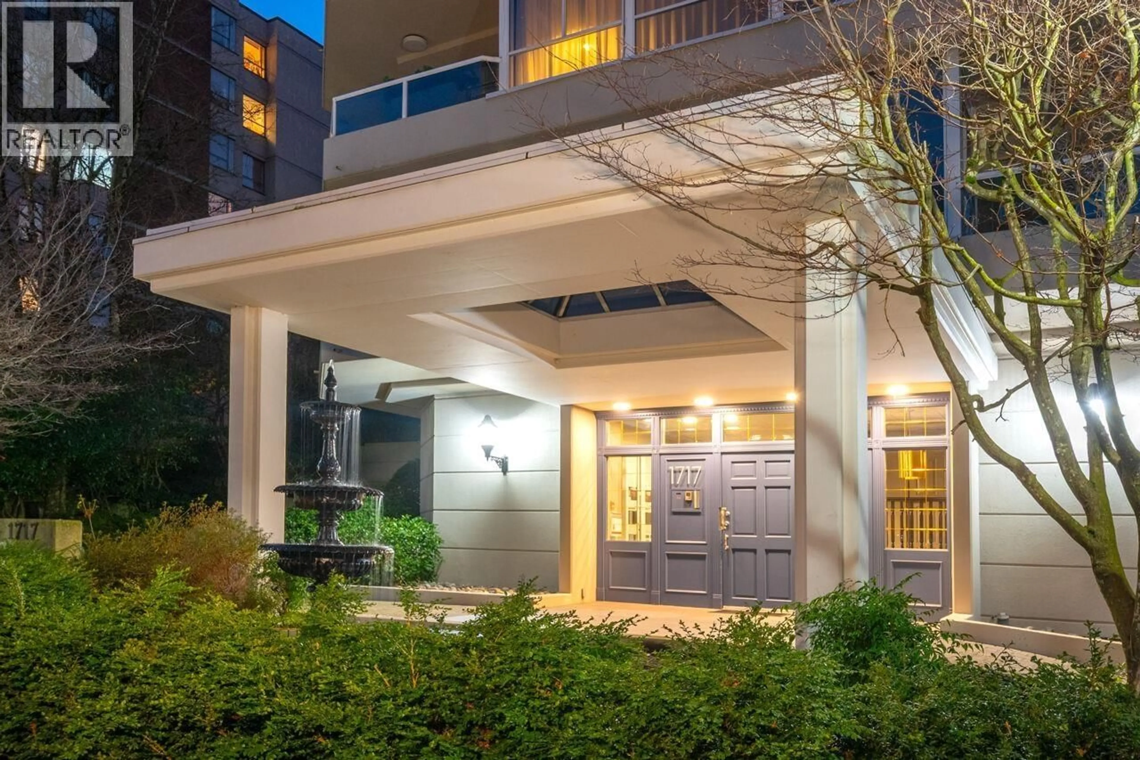 Indoor foyer for 9 - 1717 DUCHESS AVENUE, West Vancouver British Columbia V7V1P8