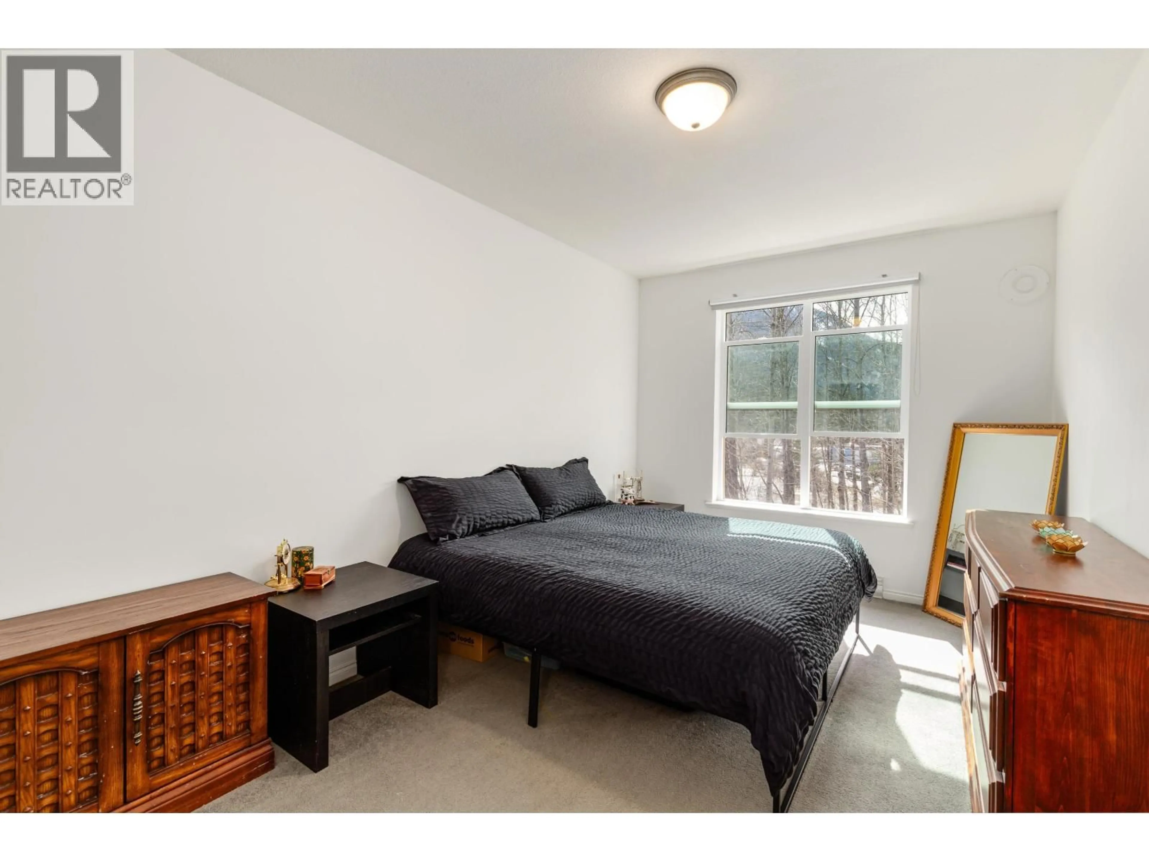 Bedroom with bed, unknown for 204 - 1436 PORTAGE ROAD, Pemberton British Columbia V0N2L1