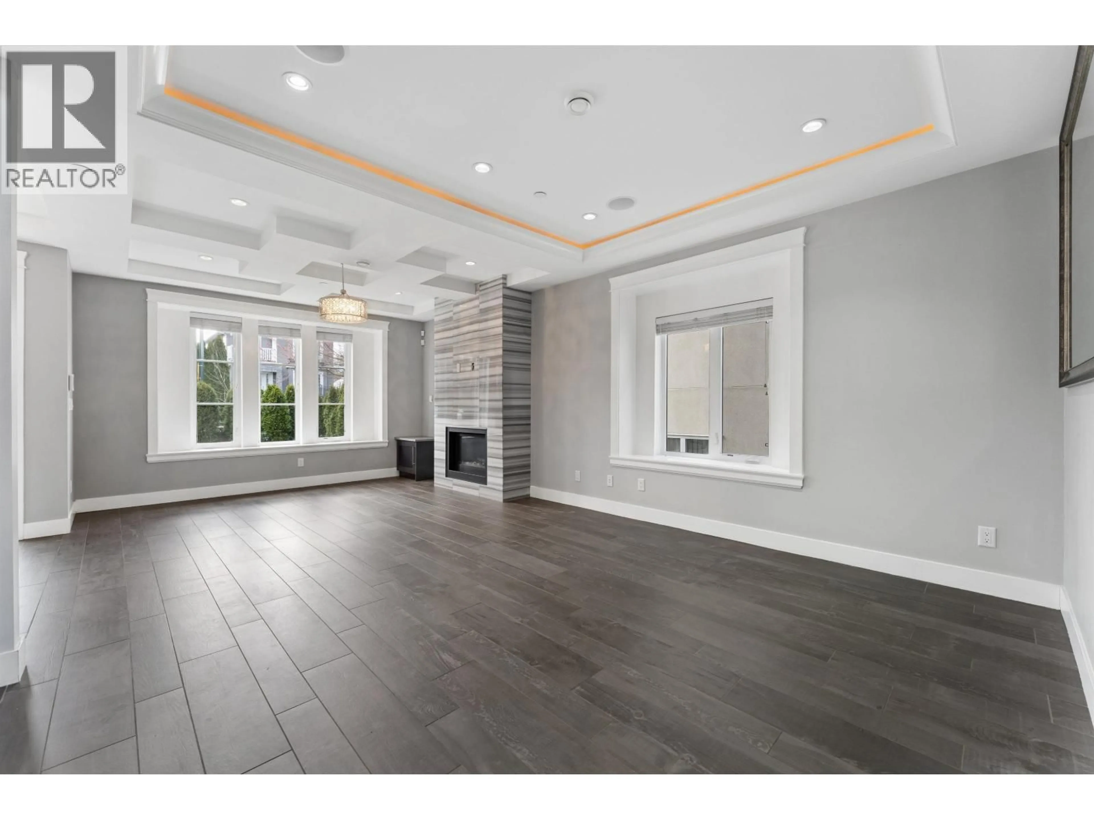 Unknown for 3233 GRANT STREET, Vancouver British Columbia V5K3J1