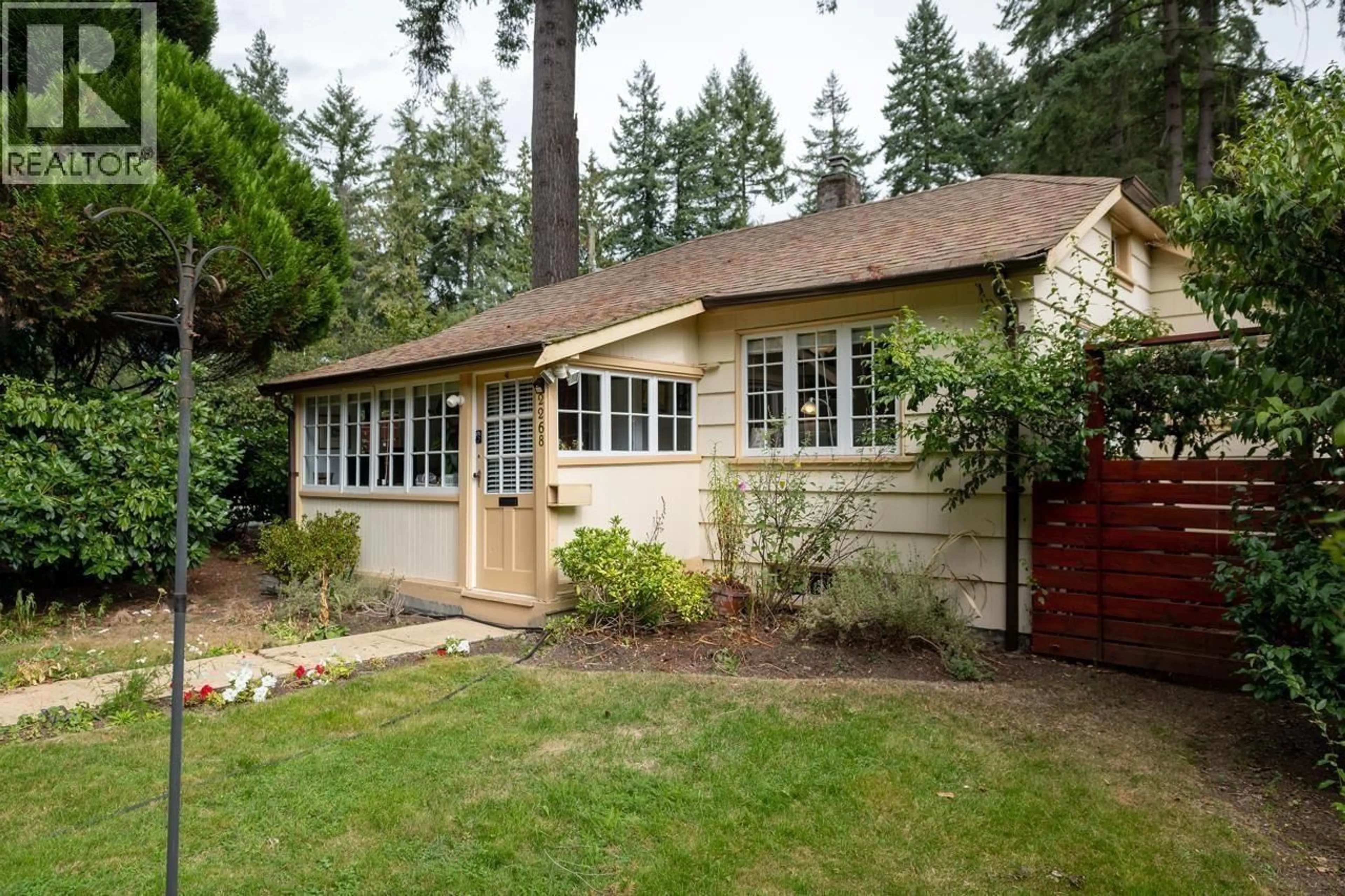 Home with vinyl exterior material, street for 2268 EDGEMONT BOULEVARD, North Vancouver British Columbia V7P2K9