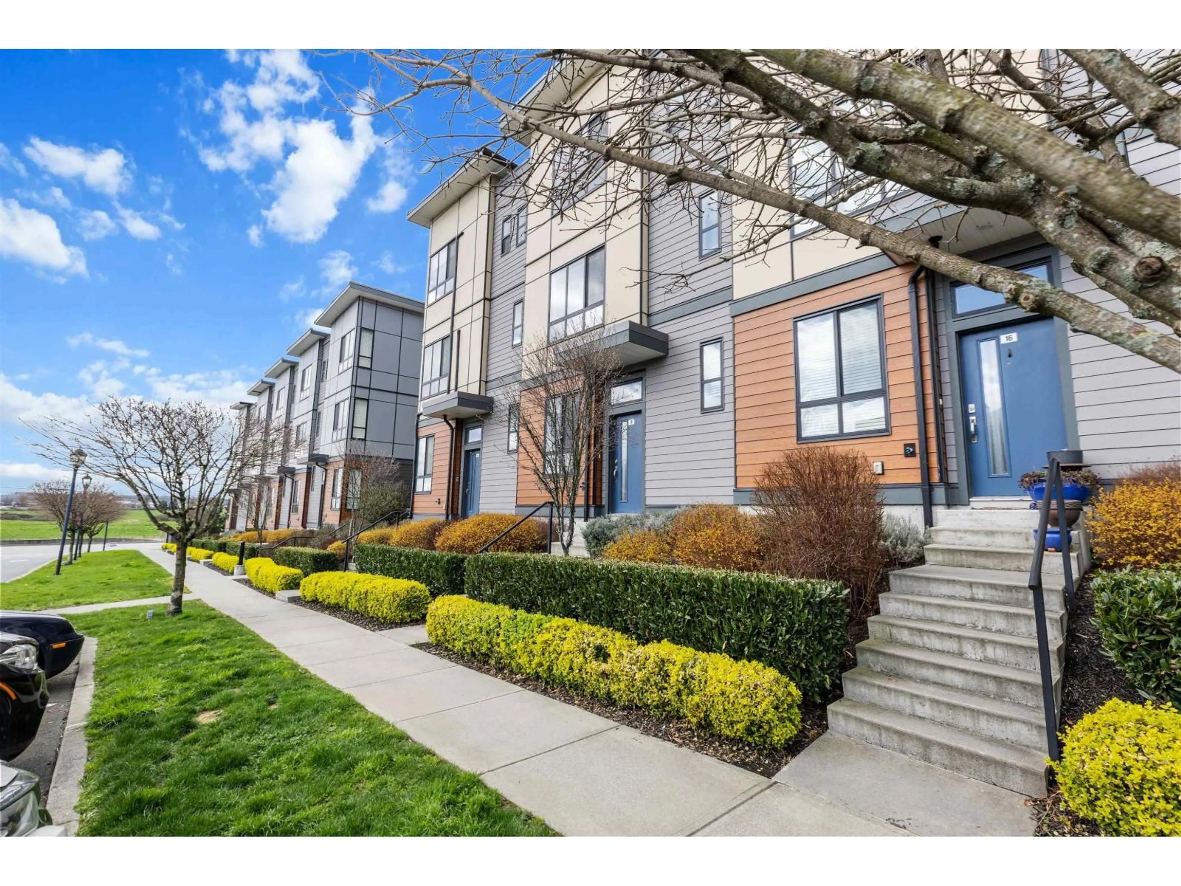 Unknown for 15 - 1938 NORTH PARALLEL ROAD, Abbotsford British Columbia V3G0H1