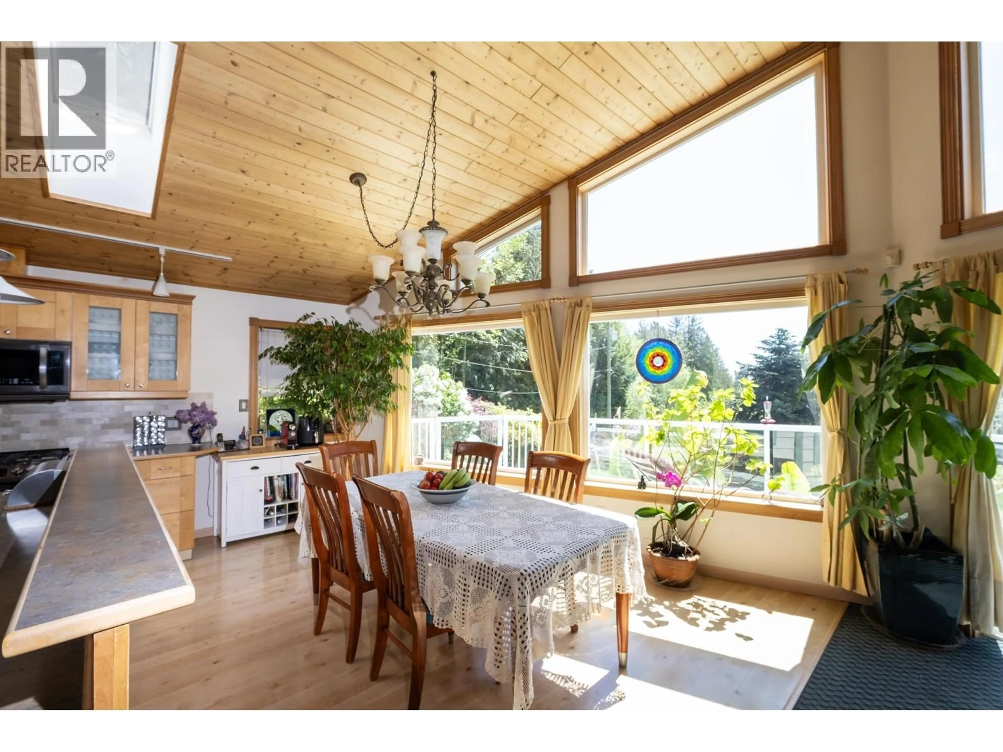 Dining room, wood/laminate floor for 2556 LOWER ROAD, Roberts Creek British Columbia V0N2W4